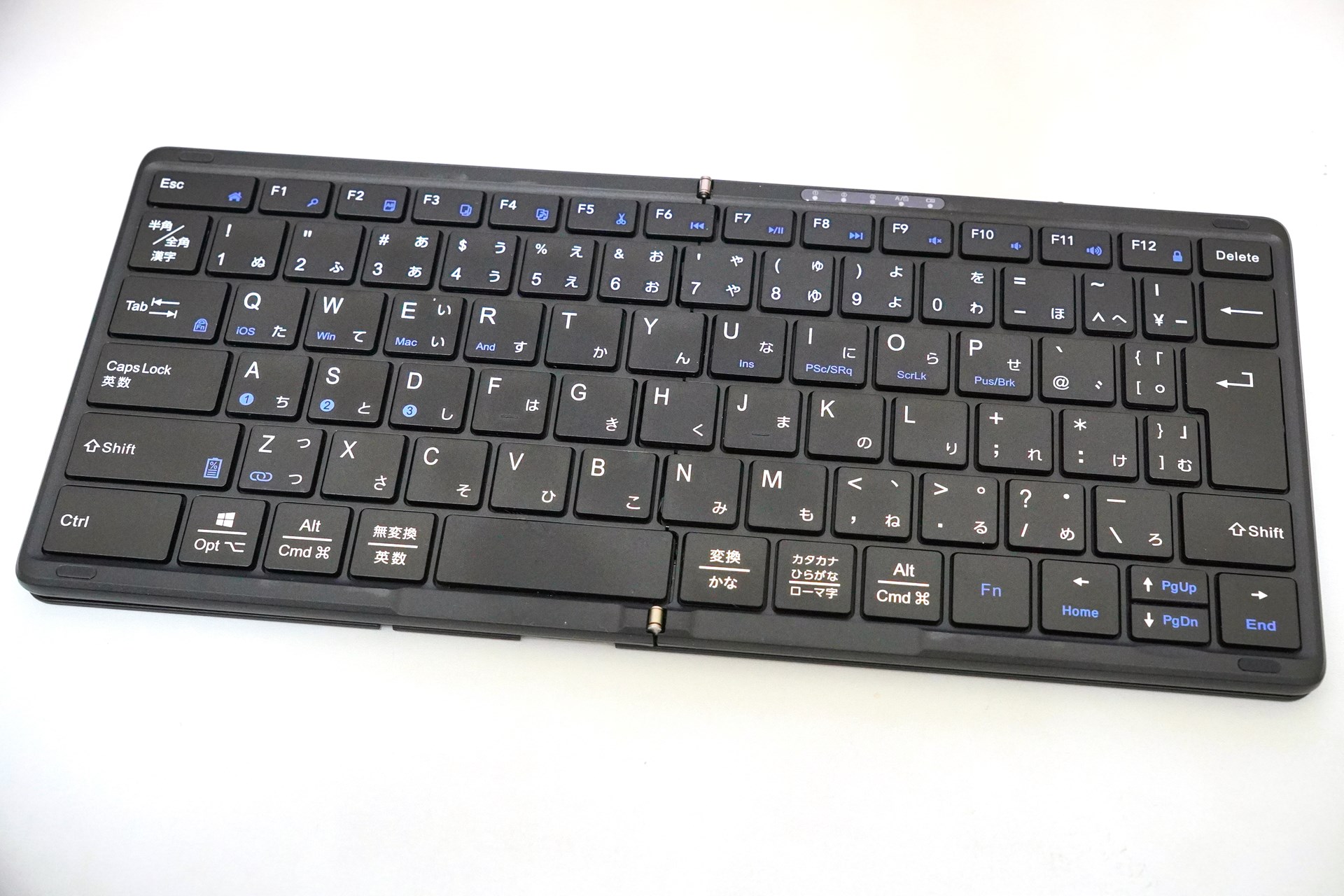 Amazonで購入した謎の中国メーカー・Omikamoの2つ折りキーボード