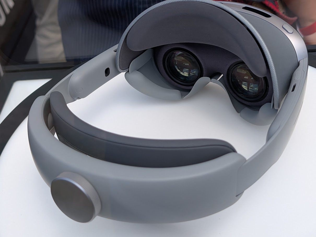 Project Moohan（2025年9月、Snapdragon Summit 2025会場で展示されていたもの）
