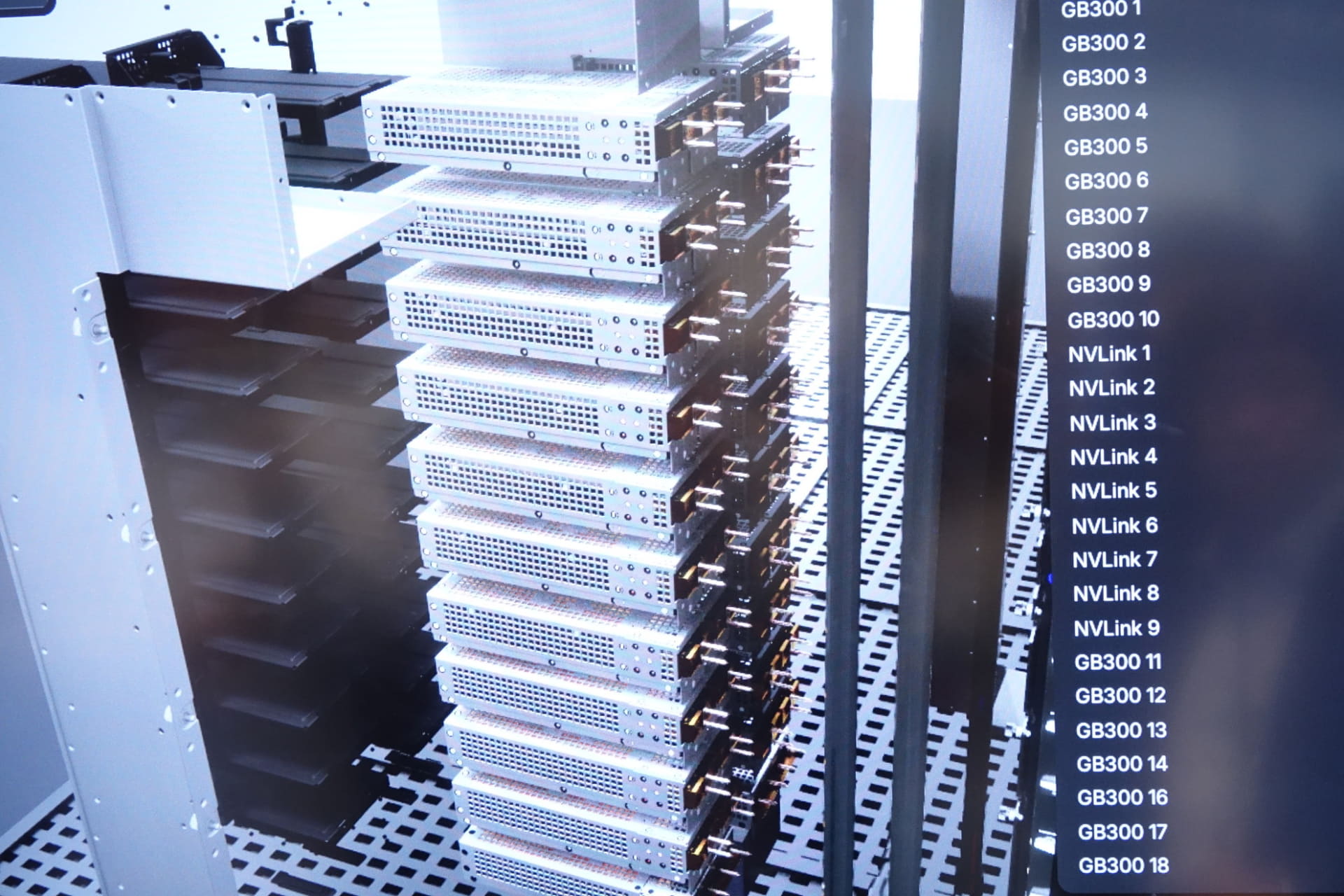 バーチャルでサーバーを細かく見られる展示