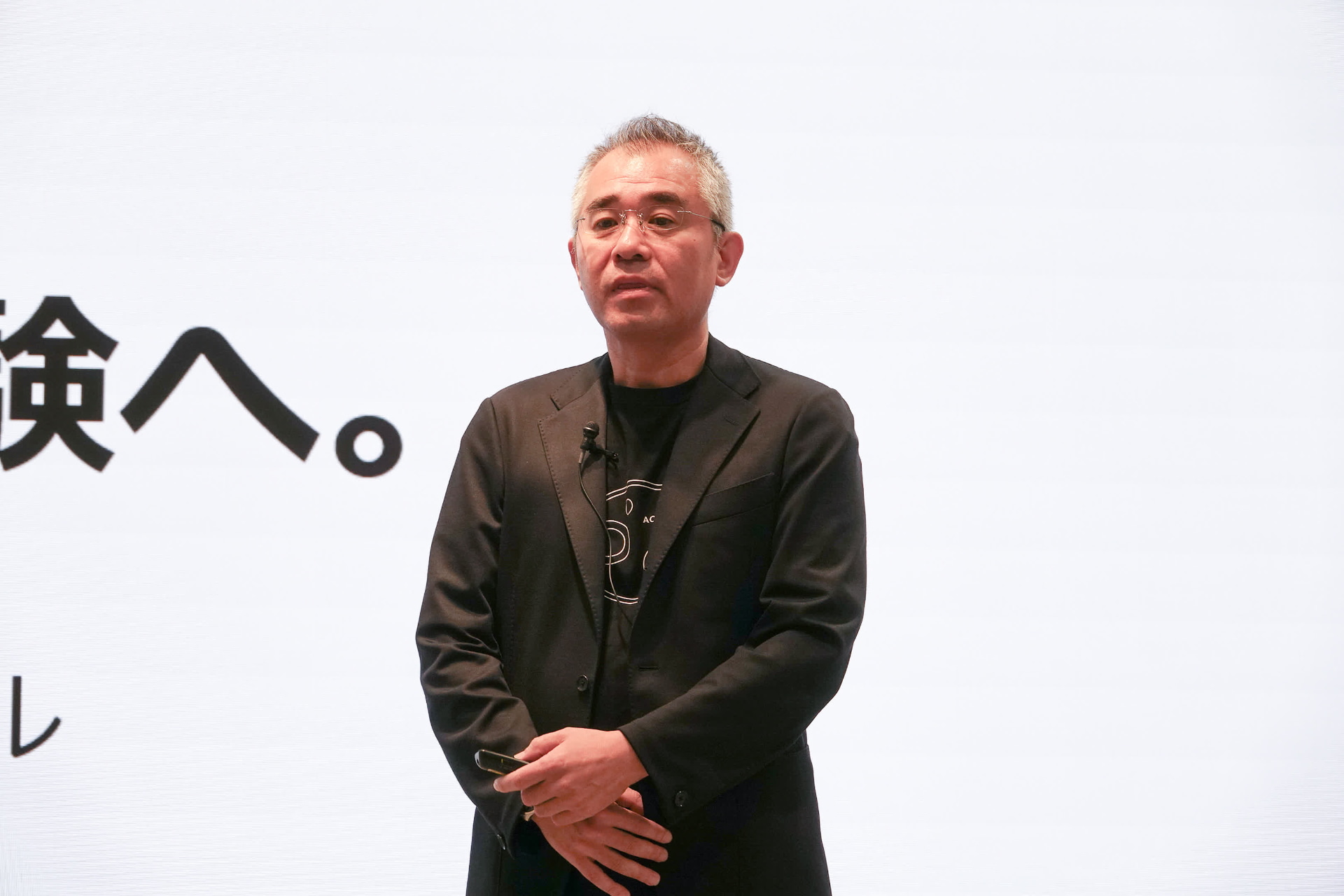 パーソナル通信事業部長 川井健氏