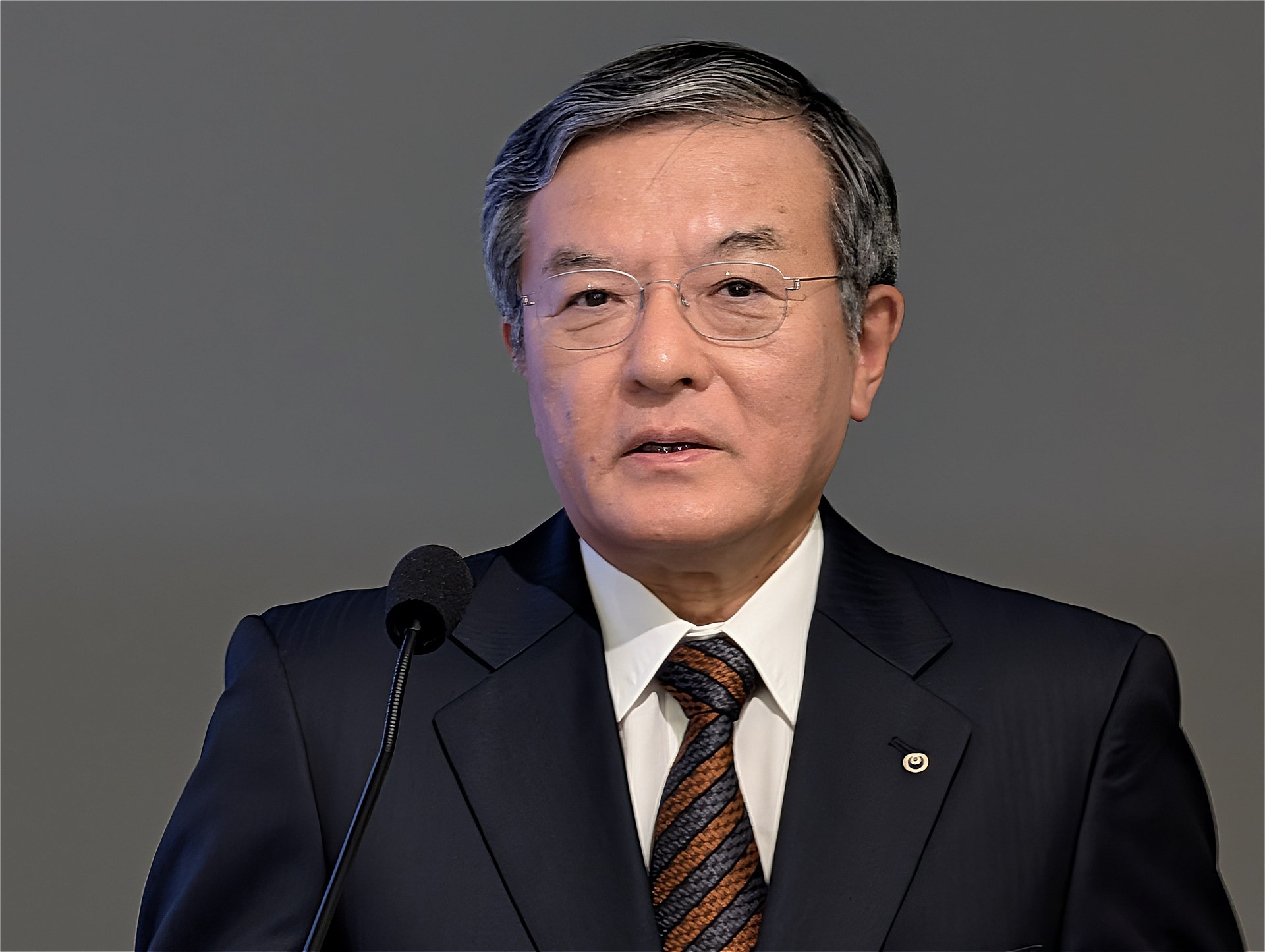 島田氏