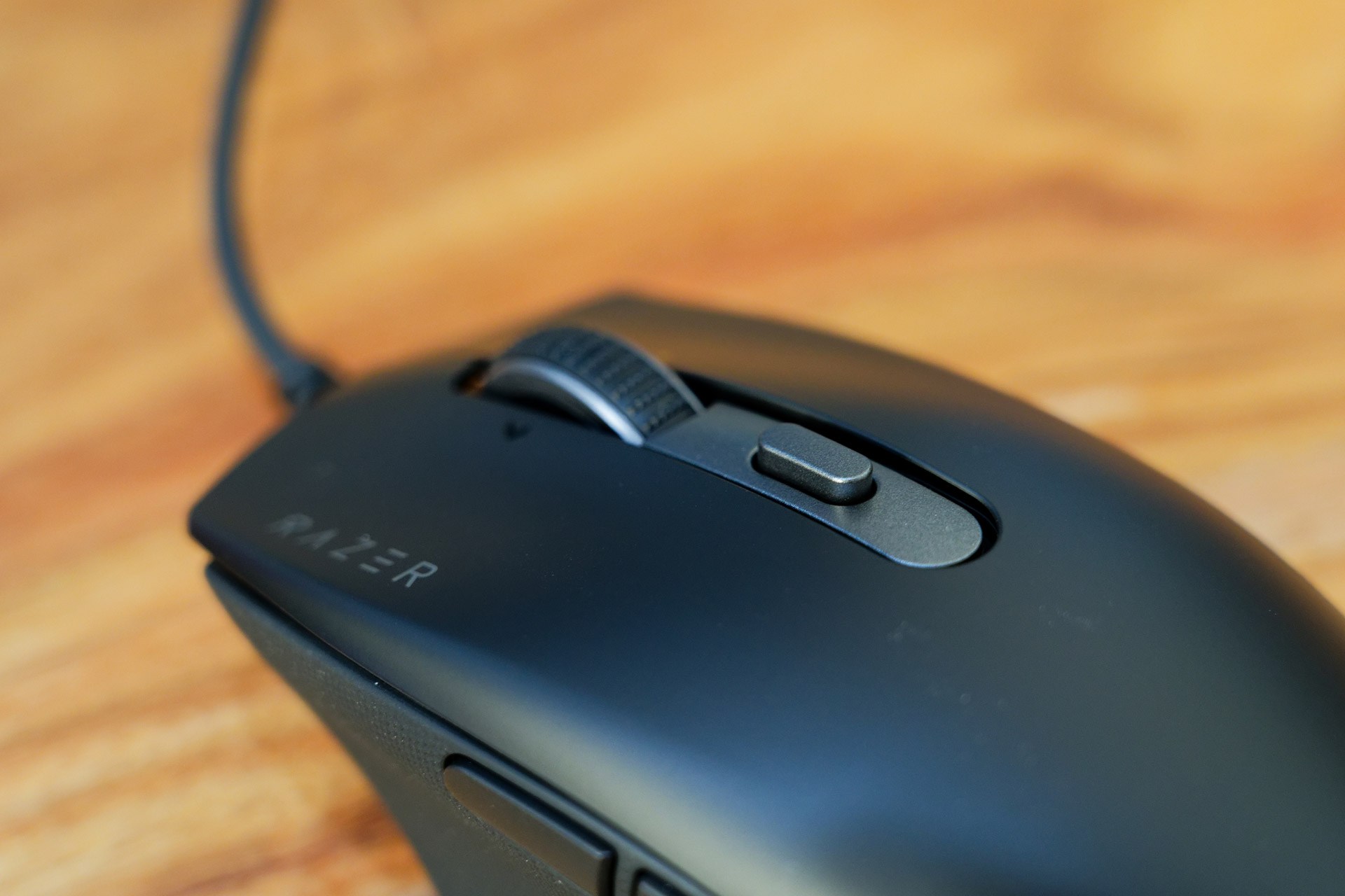 スイッチでホイール回転時のノッチの有り無しを切り替え可能