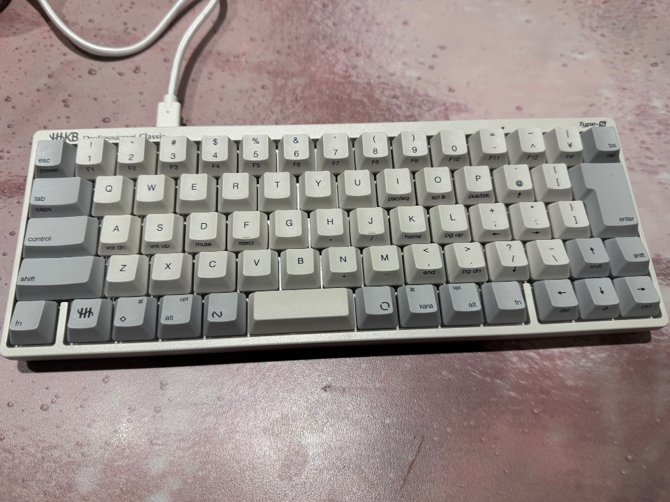フォルダブルスマホにPFUのキーボード「HHKB Professional Classic