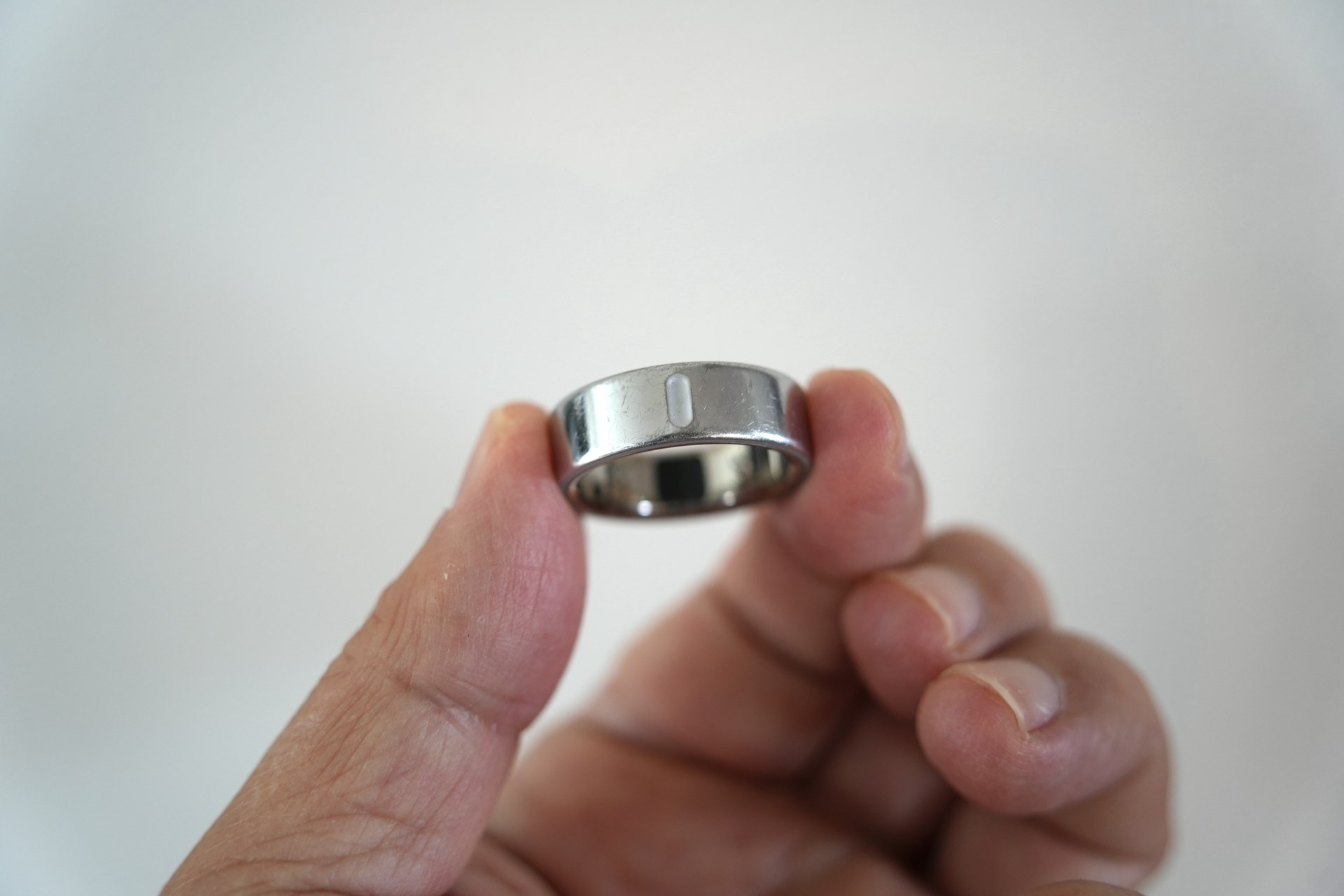使い始めてから3カ月経ち、細かいキズが目立つようになってきた