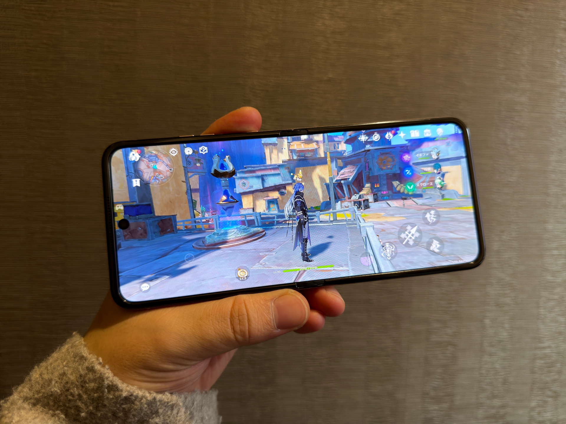 縦に長い大画面ディスプレイはゲームアプリにも迫力が出やすい