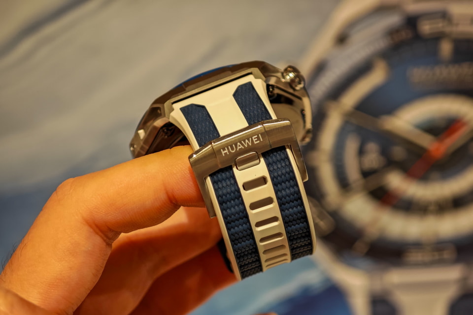 ファーウェイウォッチ2 ファーウェイ、ハイエンドモデル「HUAWEI WATCH Ultimate 2」発売 水中