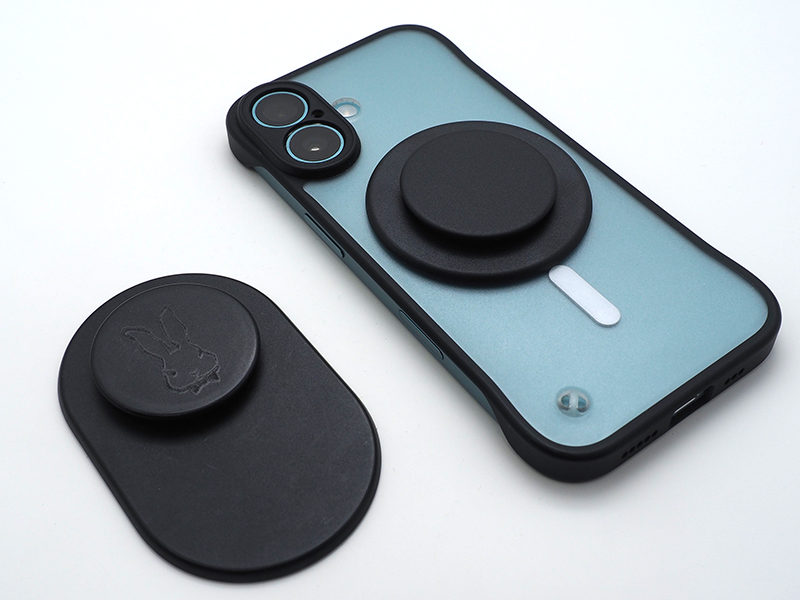 新旧モデル比較。機能は変わりないが、新モデルはやはりすっきりしている