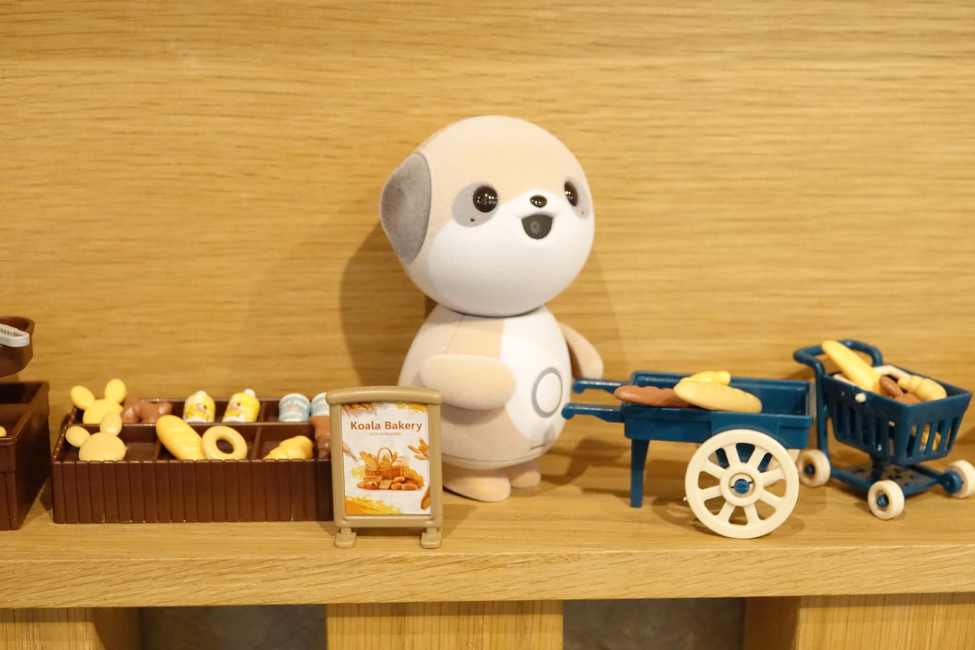 さまざまなシチュエーションのポケともがお出迎え