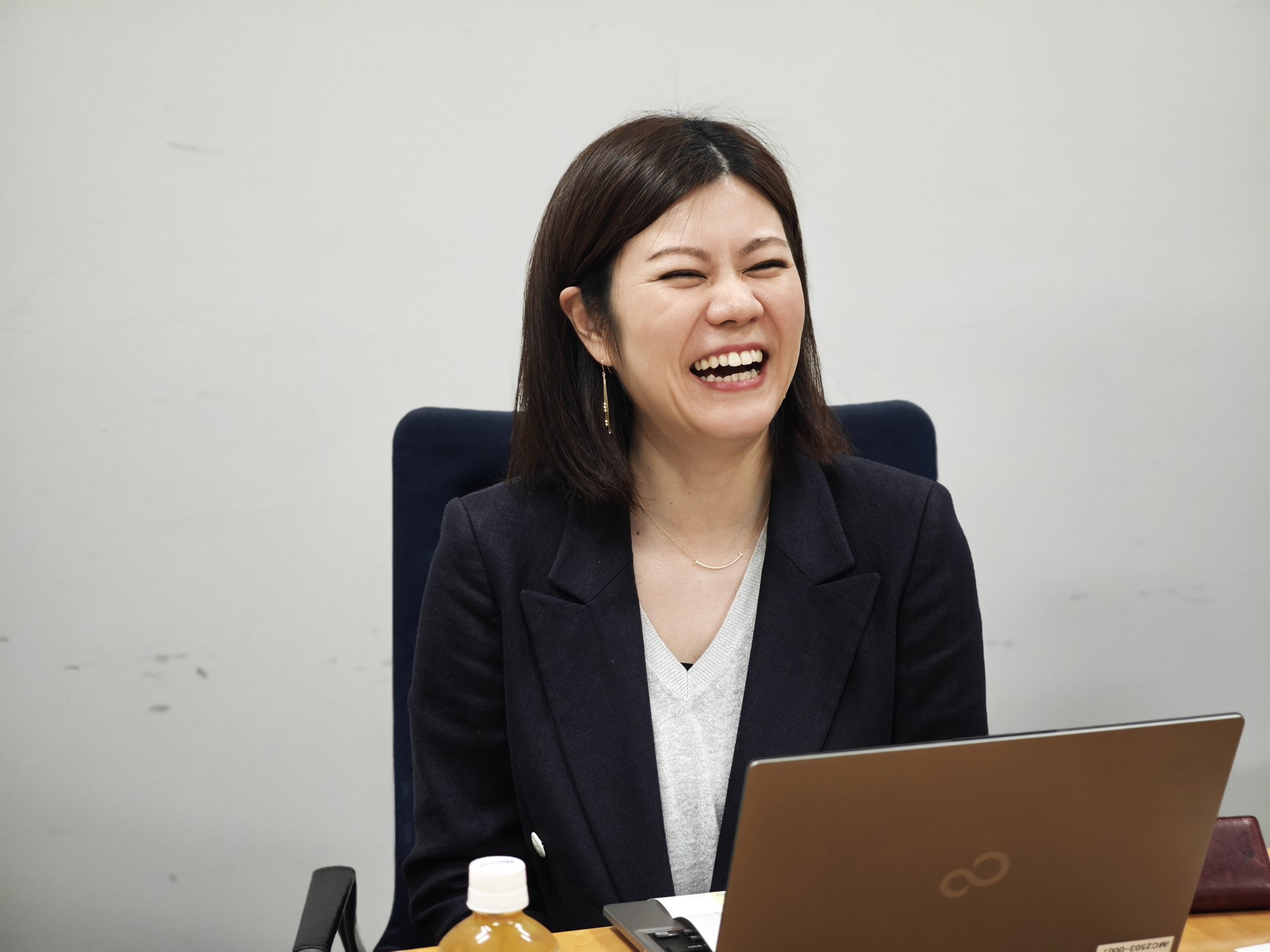 岩佐氏