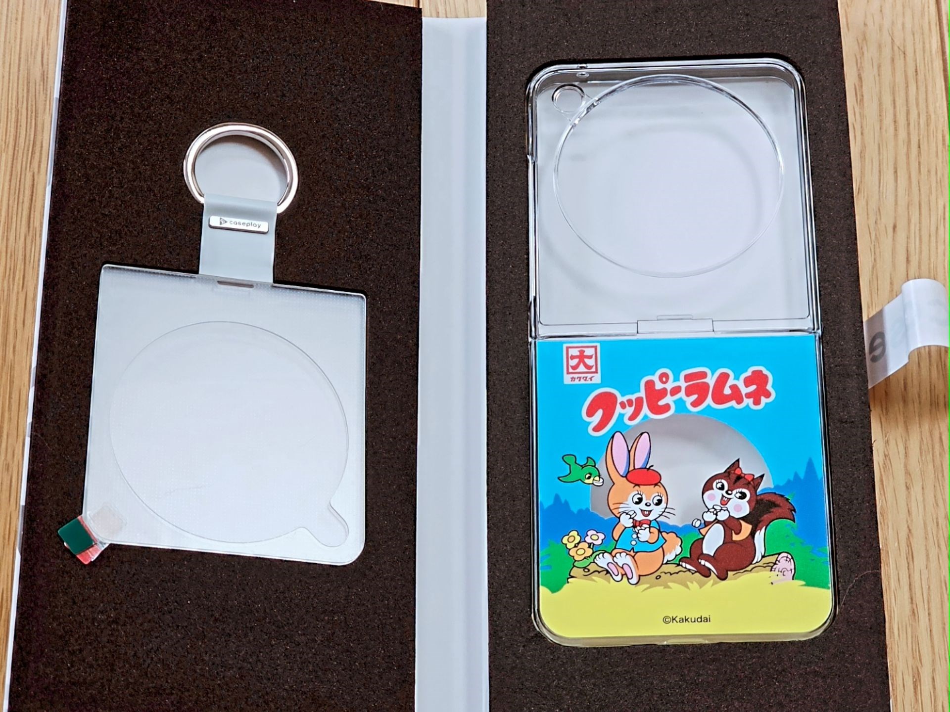 こちらがZTE Libero Flipのために購入したcaseplayの「クッピーラムネ」ケース