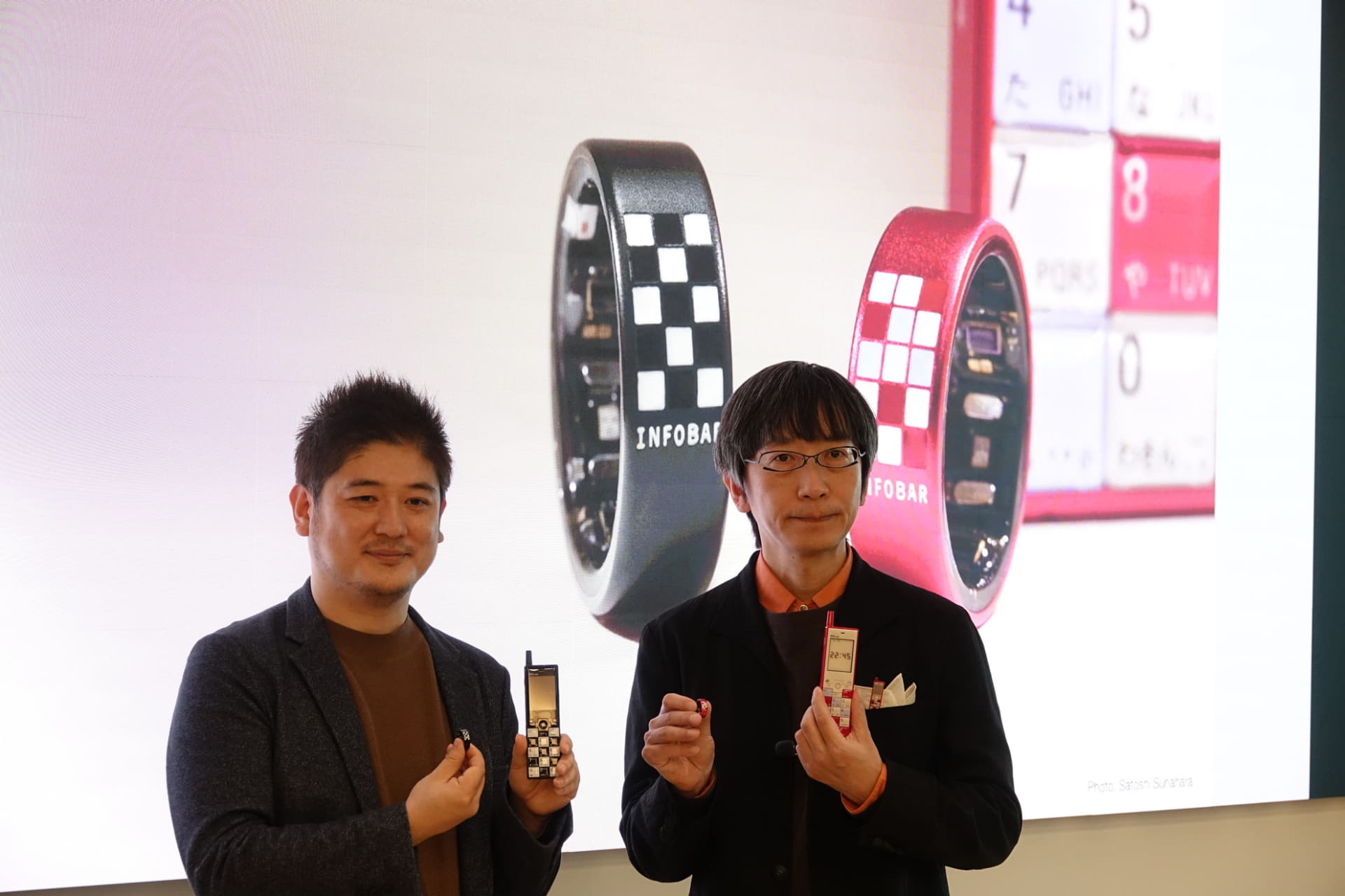 issin代表取締役CEOの程涛氏とau Design projectプロデューサーの砂原哲氏