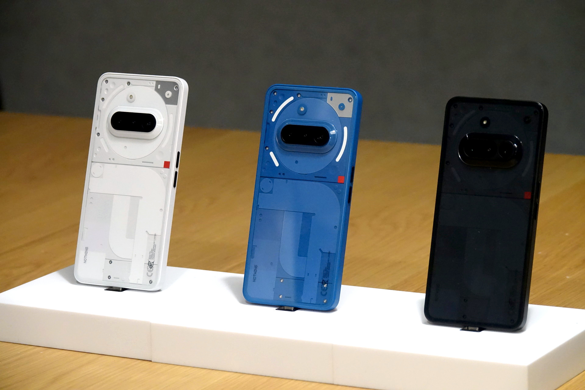 4月に発売されたPhone (3a)