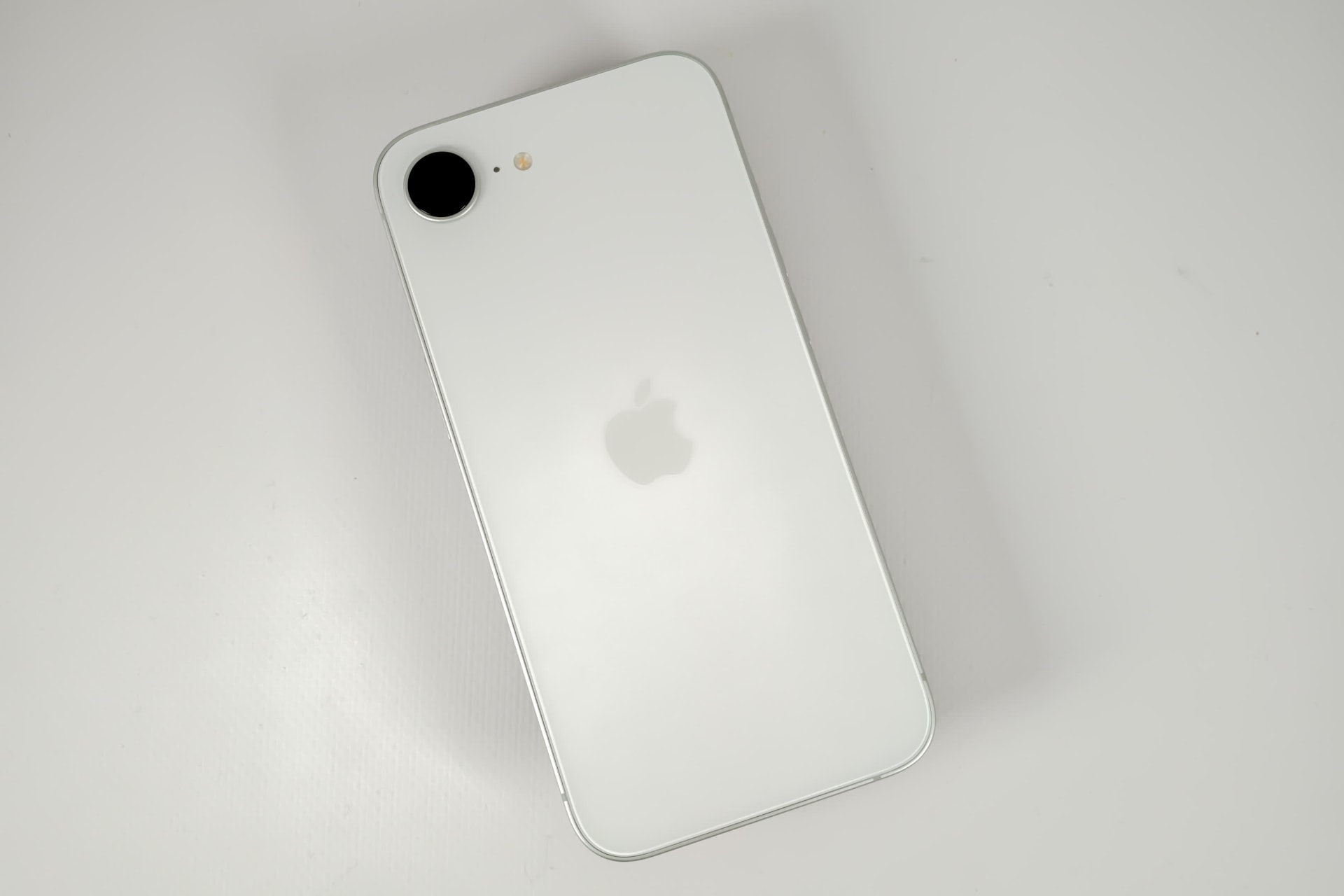iPhone 16e