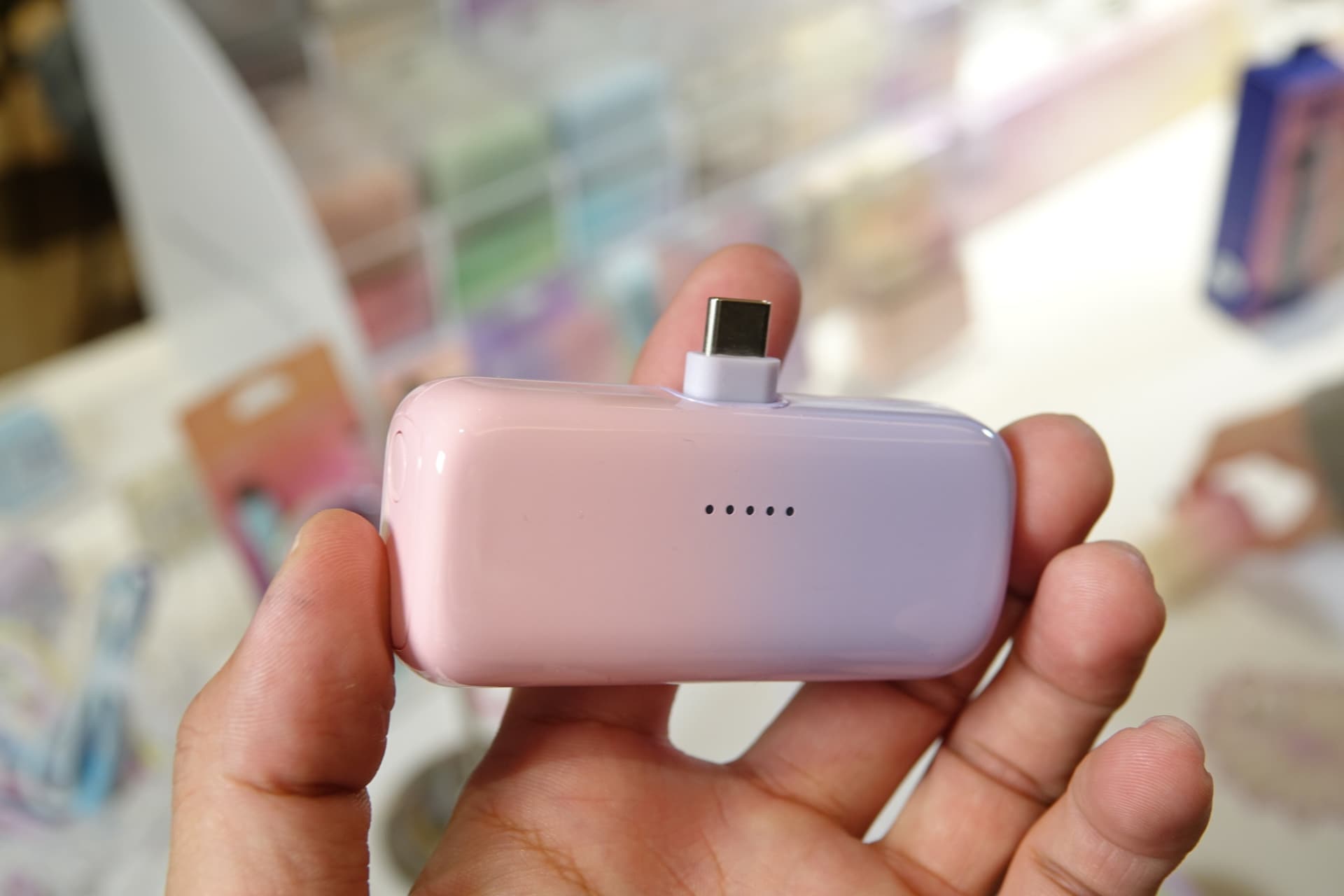USB Type-Cプラグは折りたたみ式