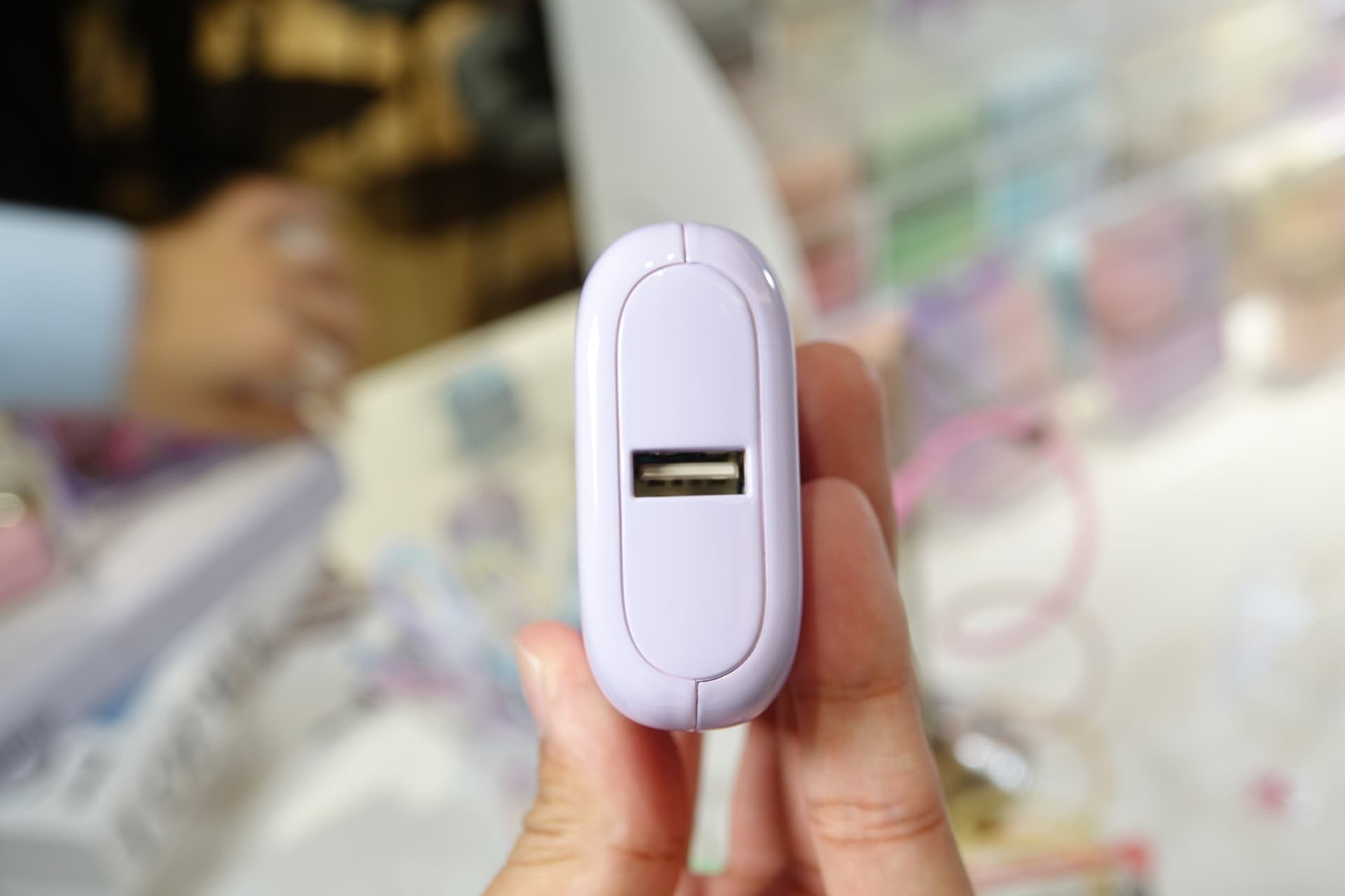 端子は、USB Type-C端子とUSB-A端子が1つずつ