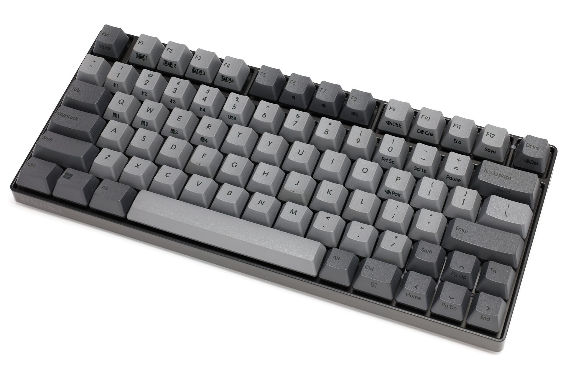 東プレ「REALFORCE RC1 Keyboard」。REALFORCEシリーズフルサイズキーボードと比べると70％サイズのREALFORCEキーボードで、静電容量無接点方式の東プレスイッチを採用している（HHKBのキースイッチとほぼ同じ）。日本語配列と英語配列が用意されているが、どちらの配列にも独立した矢印キーがある。価格はすべて3万5860円。