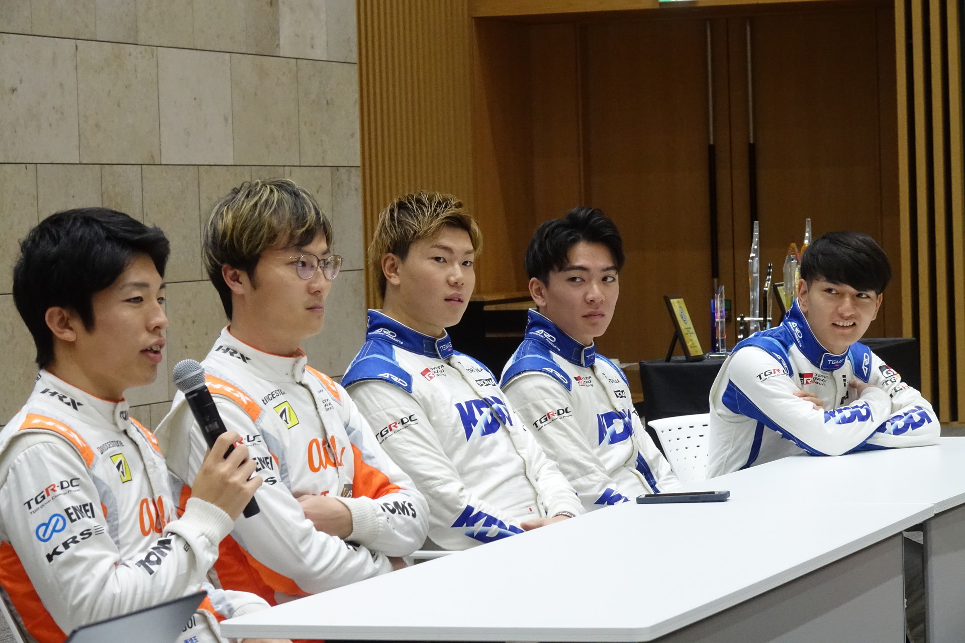 レース好きやレーサーになりたい子供たちの質問にドライバーが答える「キッズ座談会」も開催