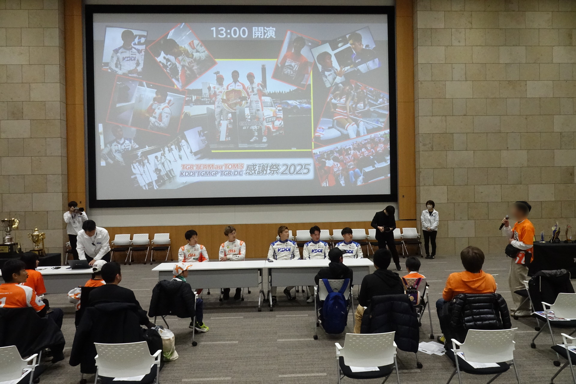 レース好きやレーサーになりたい子供たちの質問にドライバーが答える「キッズ座談会」も開催