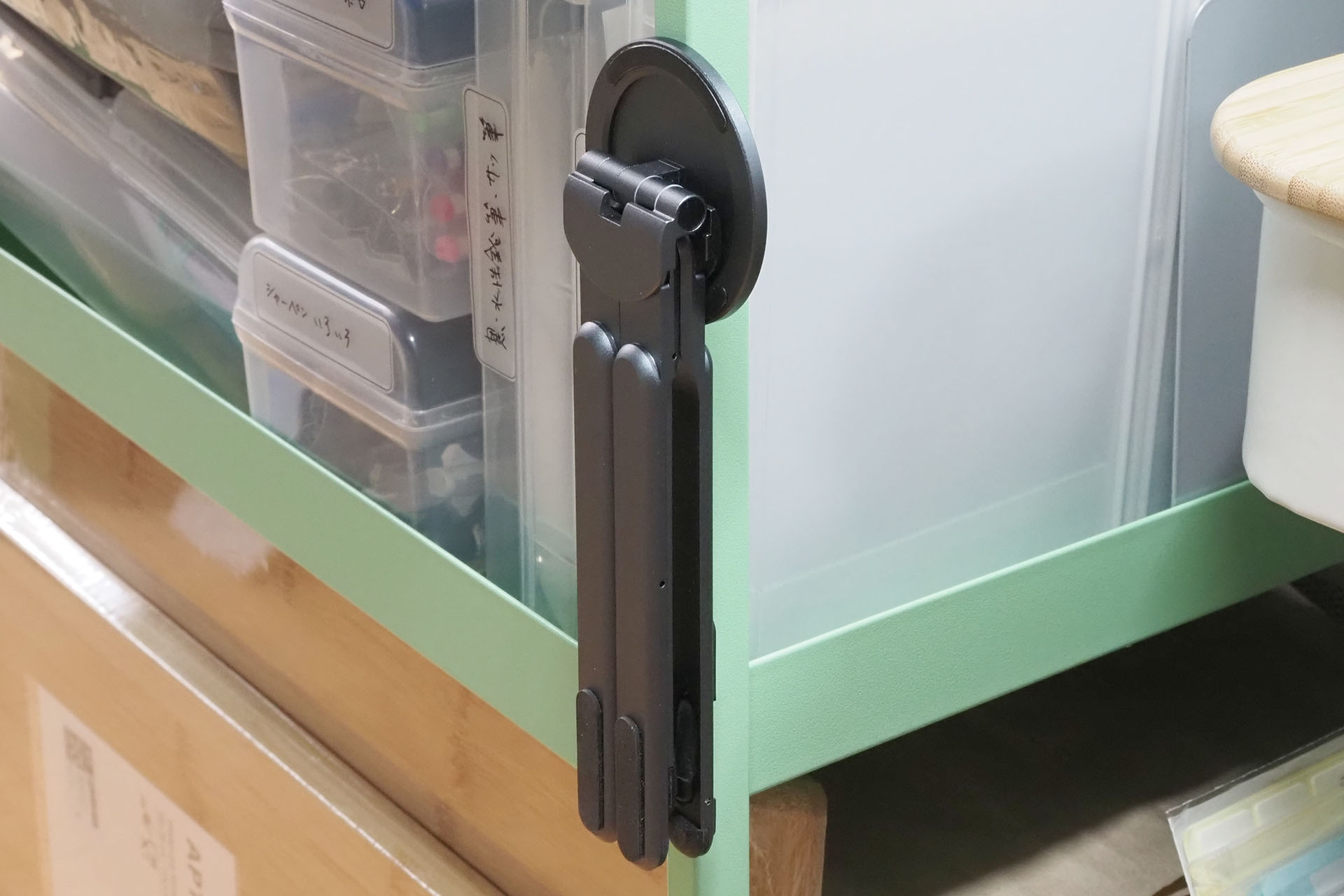 さらに狭いっていうか細いスチール角棒にもしっかり吸着する