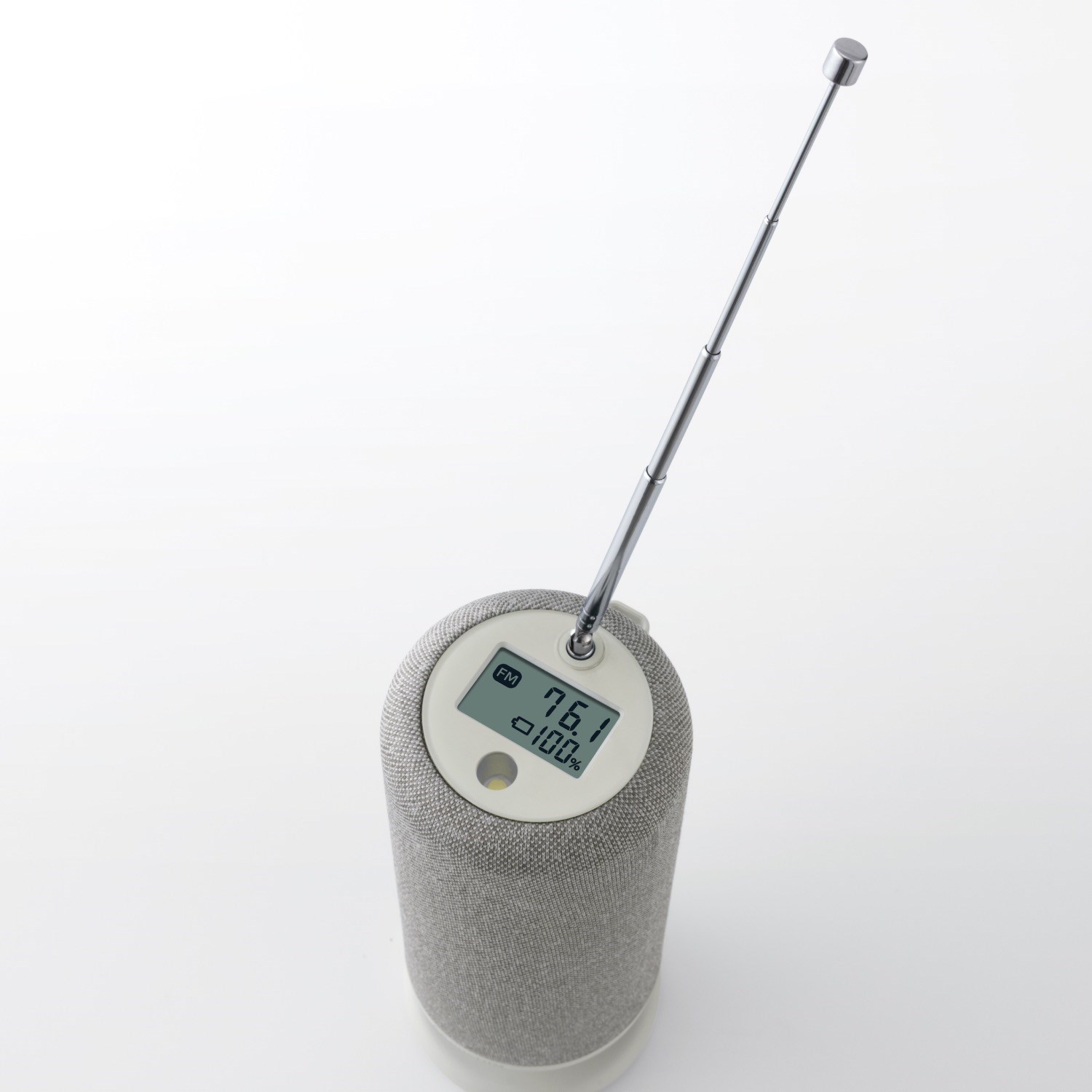CRANKSPEAKERはワイドFM対応。AM放送・FM放送も聞けるラジオとして使える。アンテナも内蔵している。
