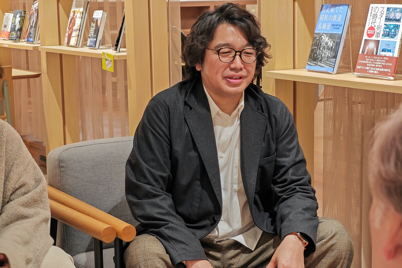 石野氏