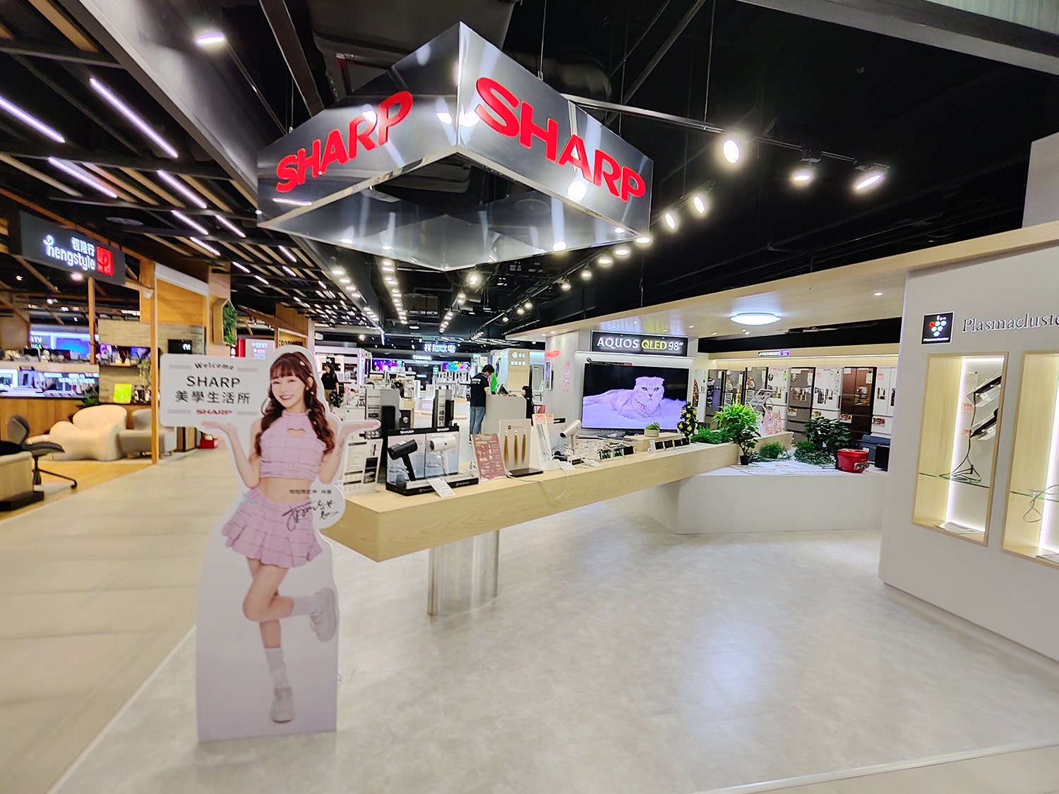 4階のシャープ売り場