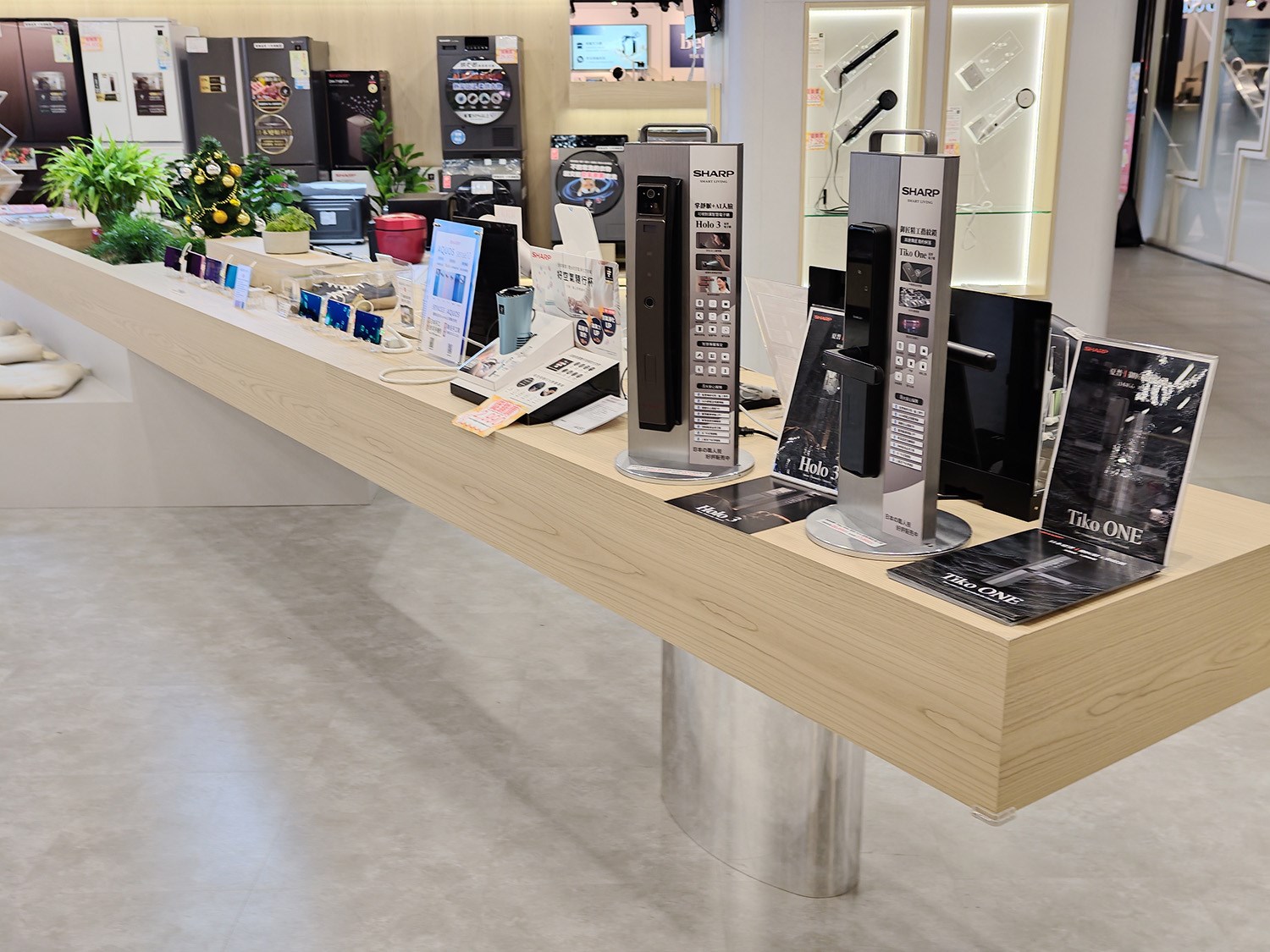 スマートロックなどを展示