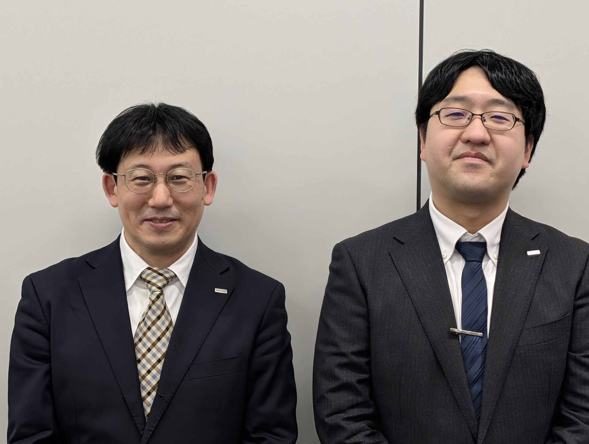 左からモバイル事業戦略部長 松田守弘氏とモバイル事業統括チームマネージャー 合田慎氏