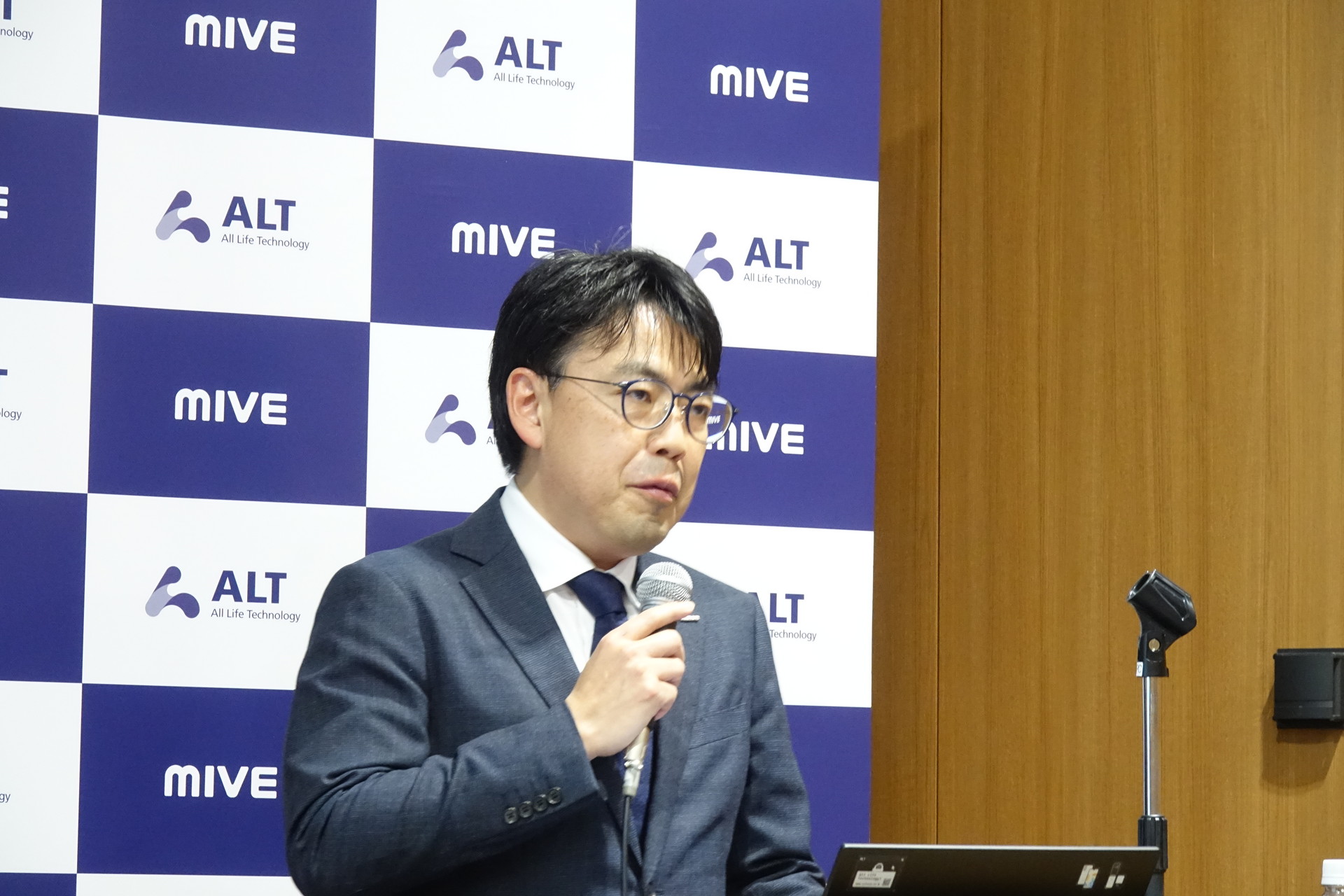 オムロン デジタルの長谷川貴久氏