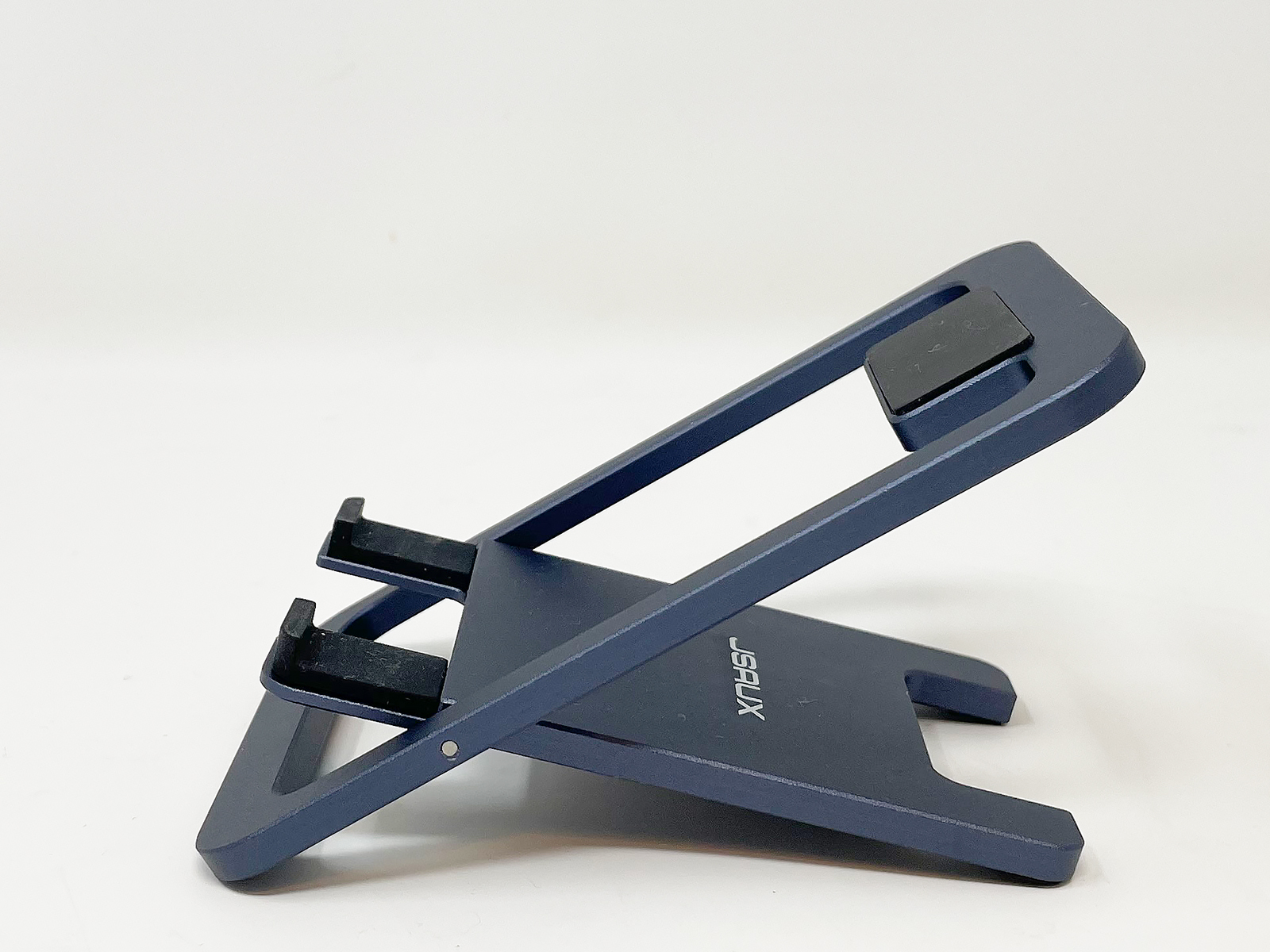 ほぼ寝ているような角度にすることもできます。