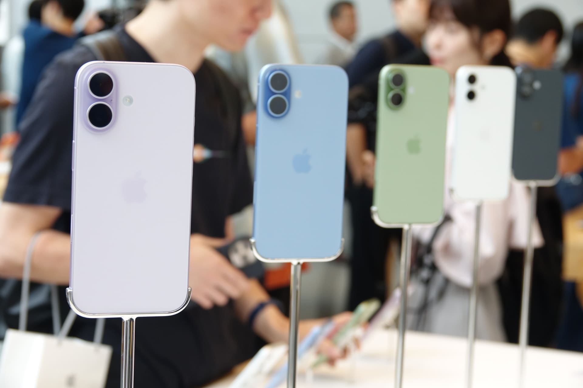 2025年秋に登場したiPhone 17シリーズはeSIM専用になった