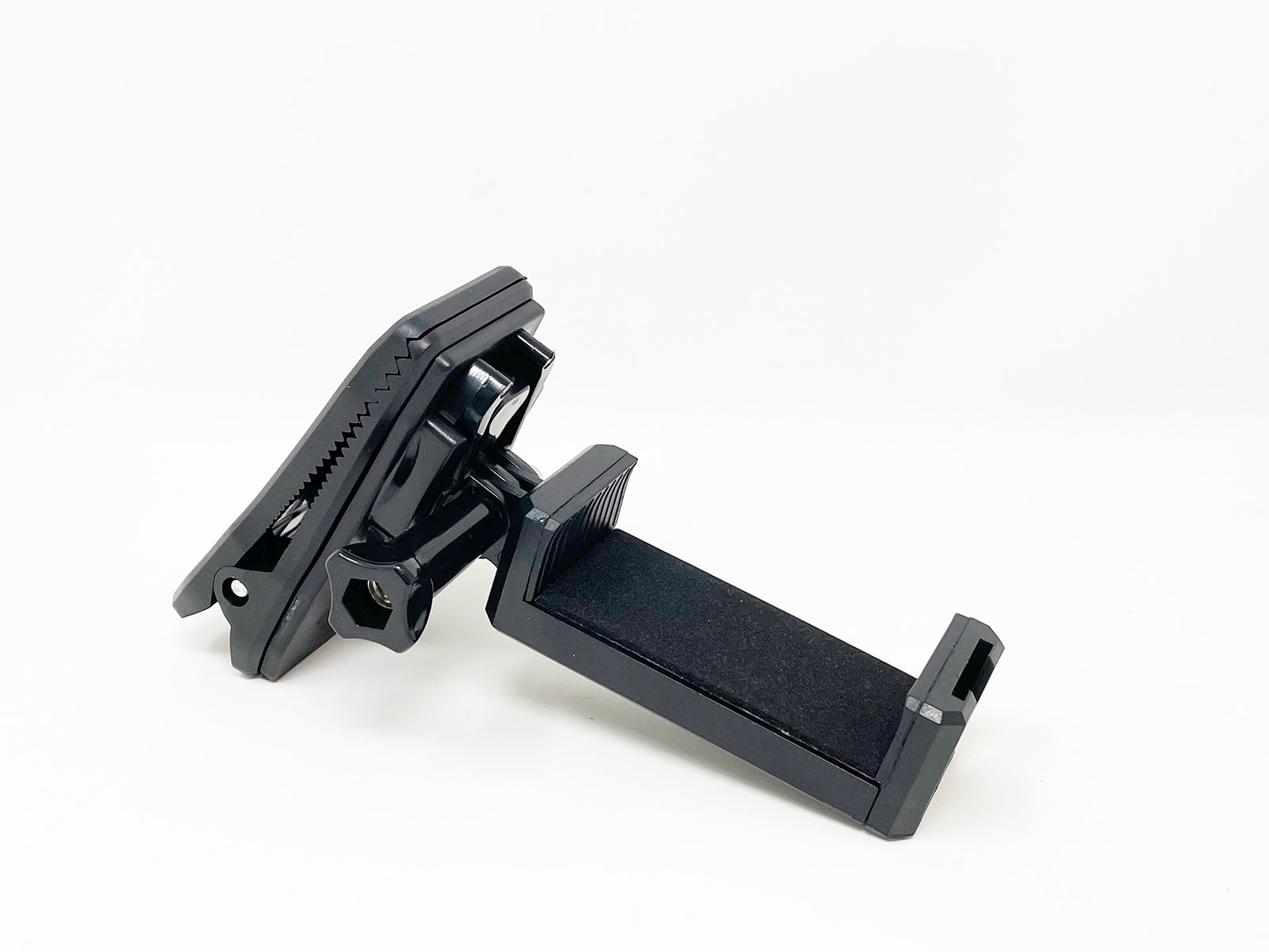 3COINSで購入したバックパック用トラベルスマホホルダー。