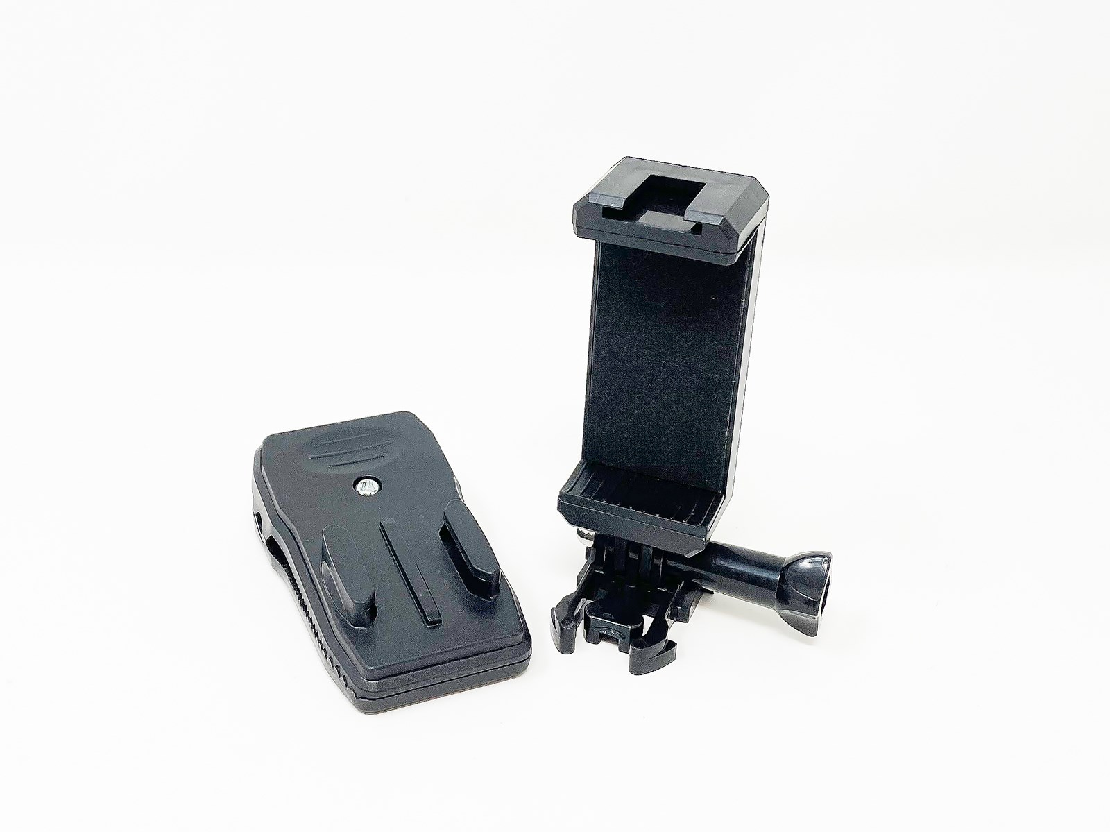 スマホホルダーとクリップの2つの部品で構成されています。