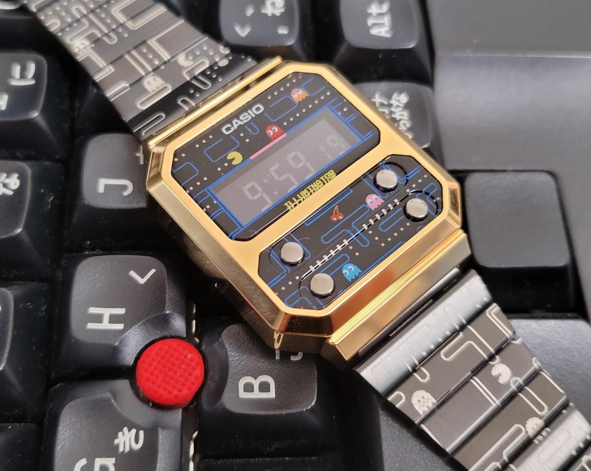 過去のコラボモデル（A100ベース）との比較。今回のF-91Wベースの方が、より「チプカシ魂」を感じる