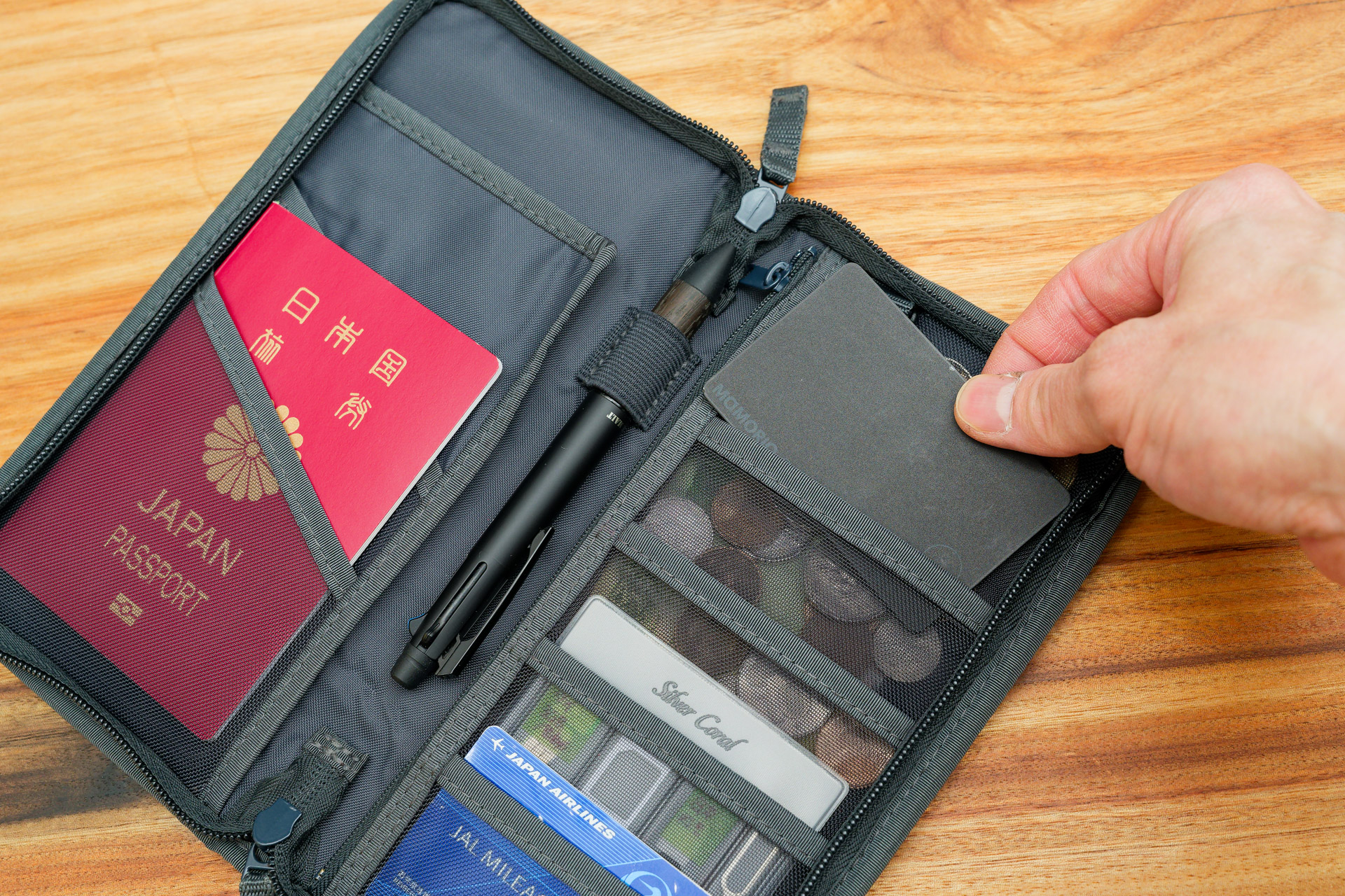 パスポートケースに第1世代を移植した