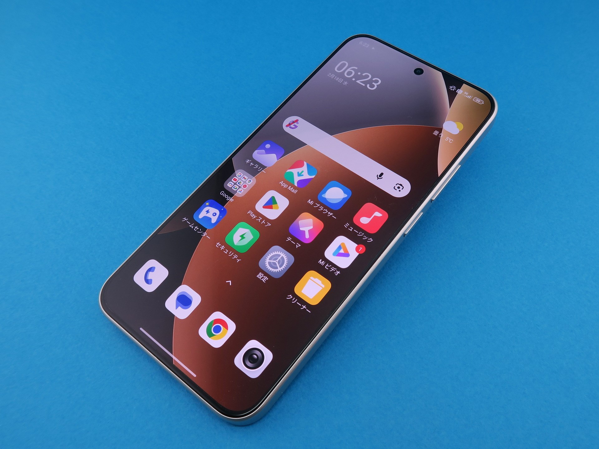 シャオミ「Redmi Note 15 Pro 5G」、サイズ：163.61mm（高さ）×78.09mm（幅）×7.96mm（厚さ）、200g（重さ）、カラー：チタングレー（写真）、ブラック、グレイシャーブルー