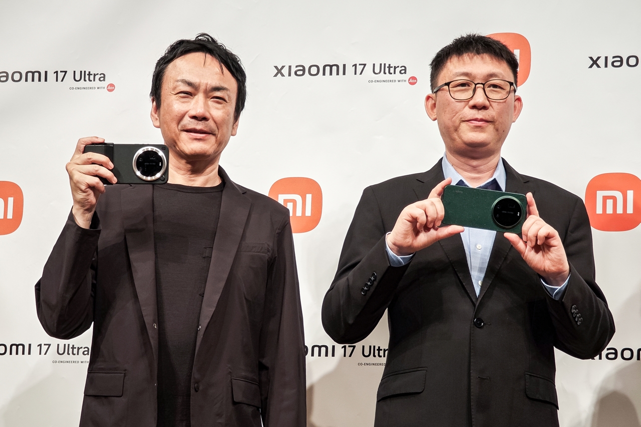 シャオミ・ジャパン プロダクトプランニング部 本部長 安達晃彦氏、同社社長 呂暁露氏