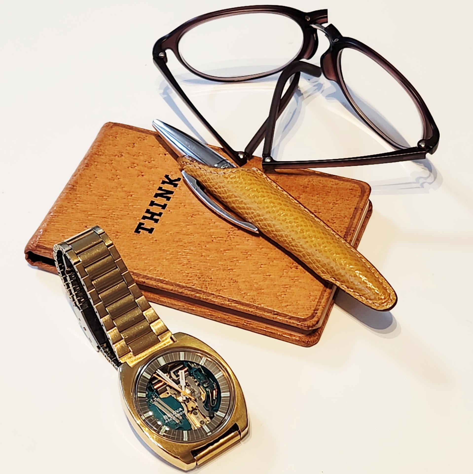 日常アイテムと並べた携行イメージ