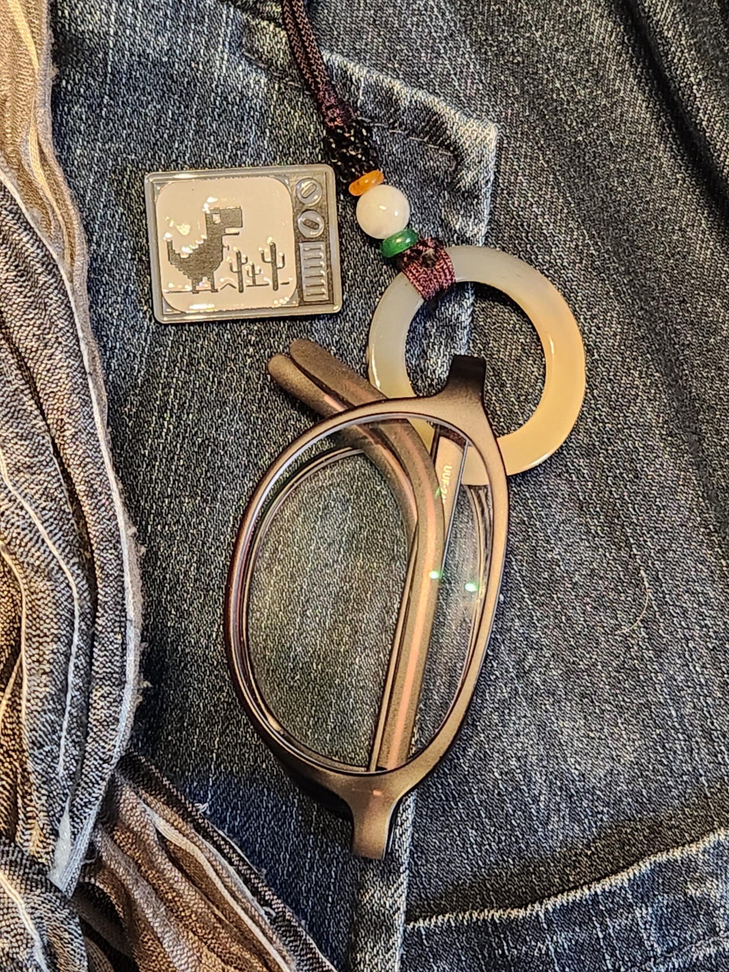 ネックストラップ併用時の携行イメージ