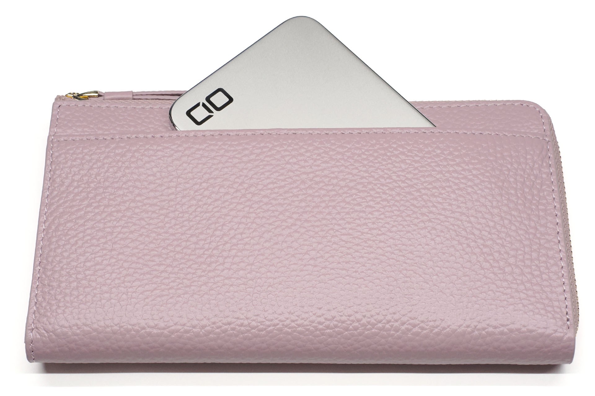 財布のポケットにも余裕で収まるサイズ。なのだが、MagSafe対応モバイルバッテリーで強めのマグネットを内蔵しているため、磁気ストライプがあるカード類に近づけての携行はカード上の磁気情報を壊す恐れがあるのでよろしくない