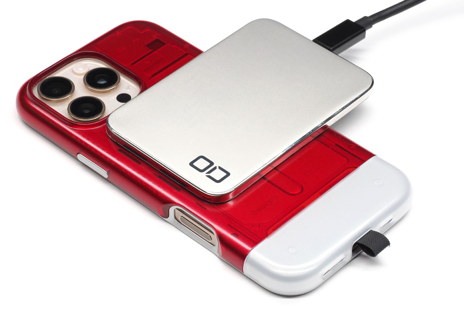 「SMARTCOBY ULTRA SLIM 3K」を横向きにして吸着させれば浮くことはない