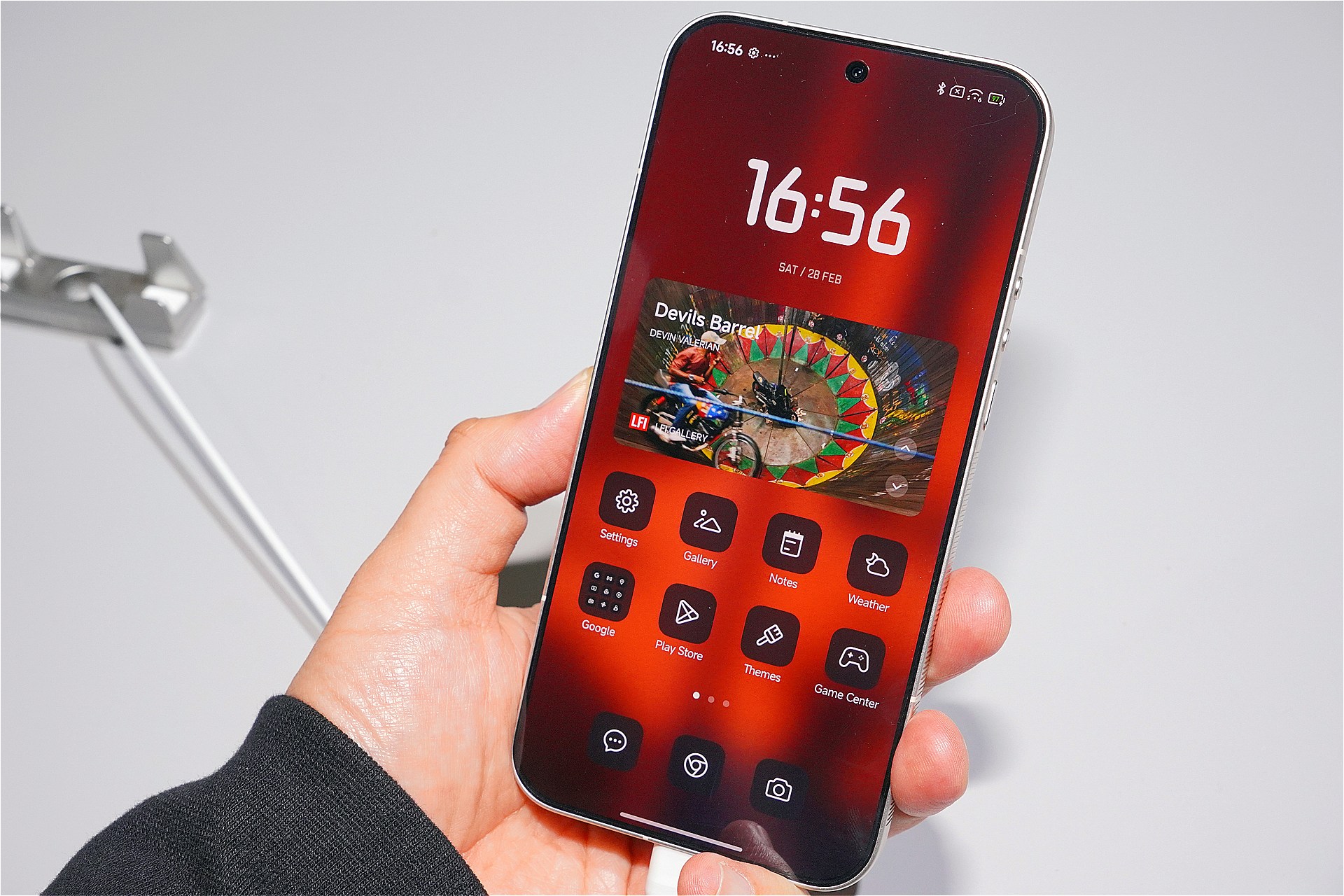 Leica Leitzphone。アイコンやウィジェットもLeica仕様だ