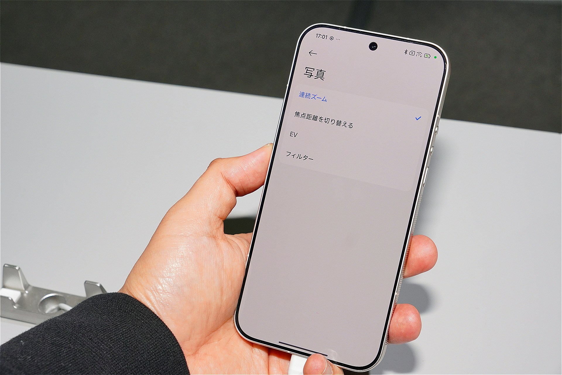 カメラリングの回転に割り当てる機能は、設定で変更することが可能だ