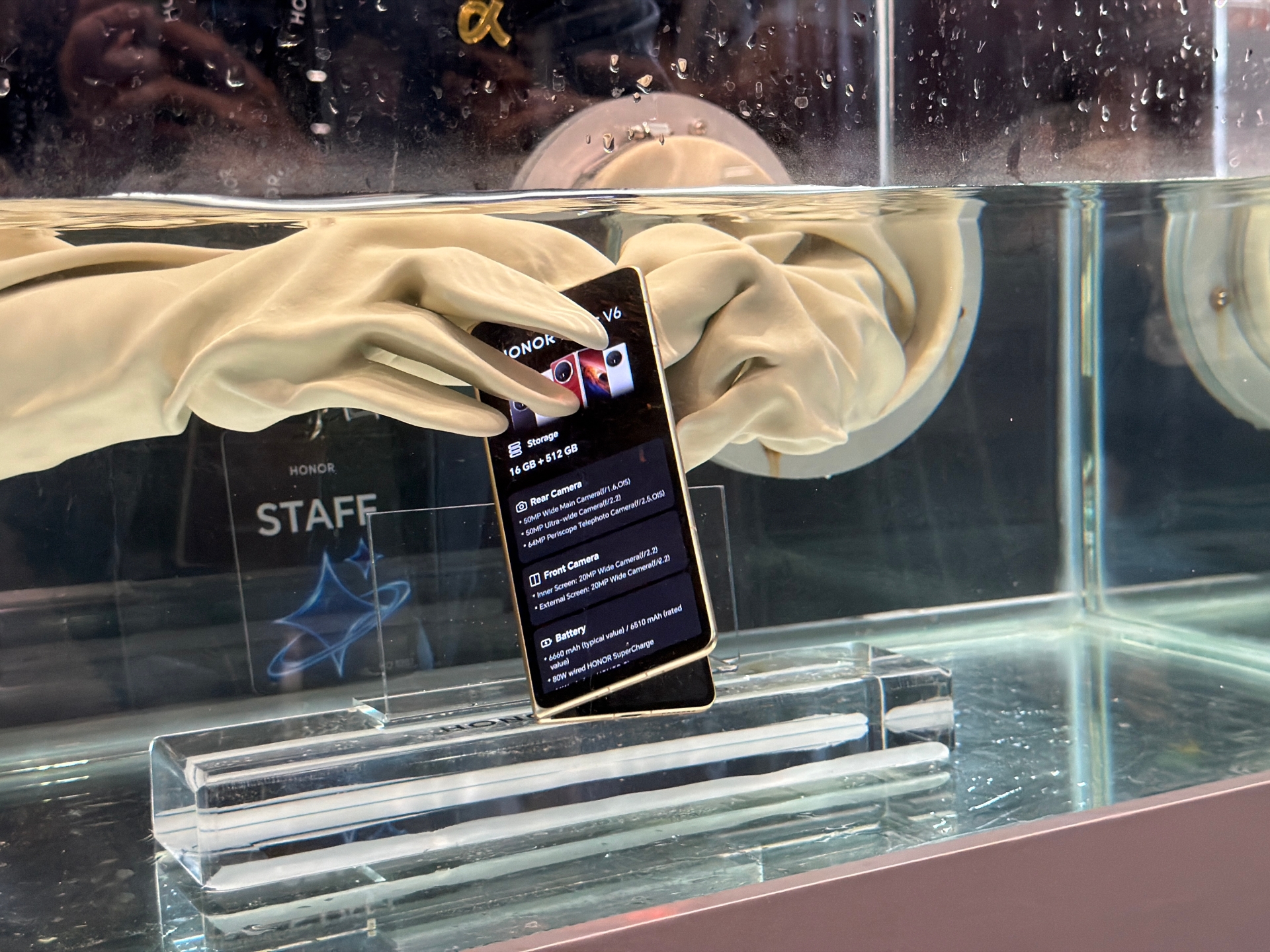 水中で開閉可能