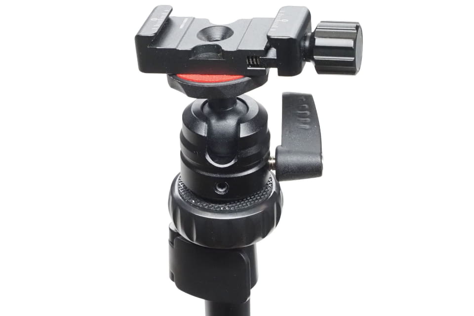 iPhoneもカメラも一瞬で着脱♪ 超手軽三脚をアルカスイス化したら撮影