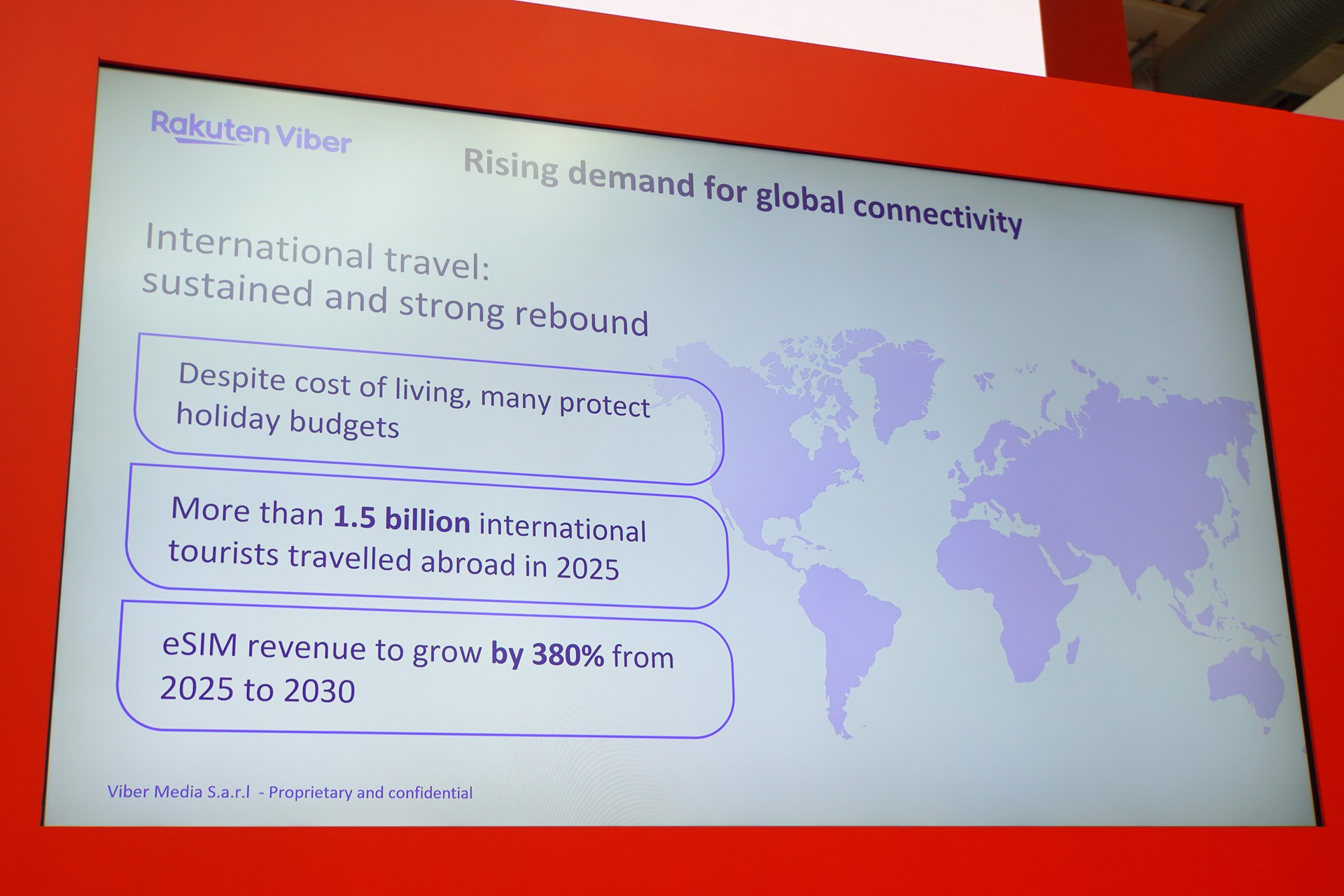 コロナ禍が明け、旅行需要が急拡大している一方で、コストが上がり通信費を節約するニーズも生まれている