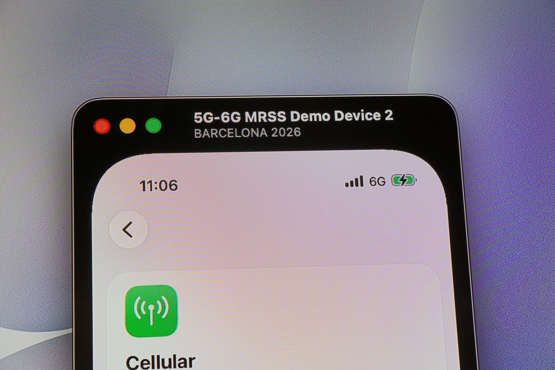 iPhone（と思われる端末の画面）に6Gのアイコンが表示された