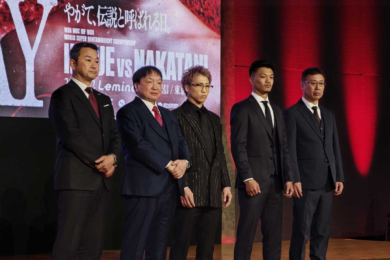 NTTドコモ 代表取締役社長 前田義晃氏、大橋ボクシングジム 会長 大橋秀行氏、井上尚弥選手、中谷潤人選手、M.Tボクシングジム 会長 村野健氏