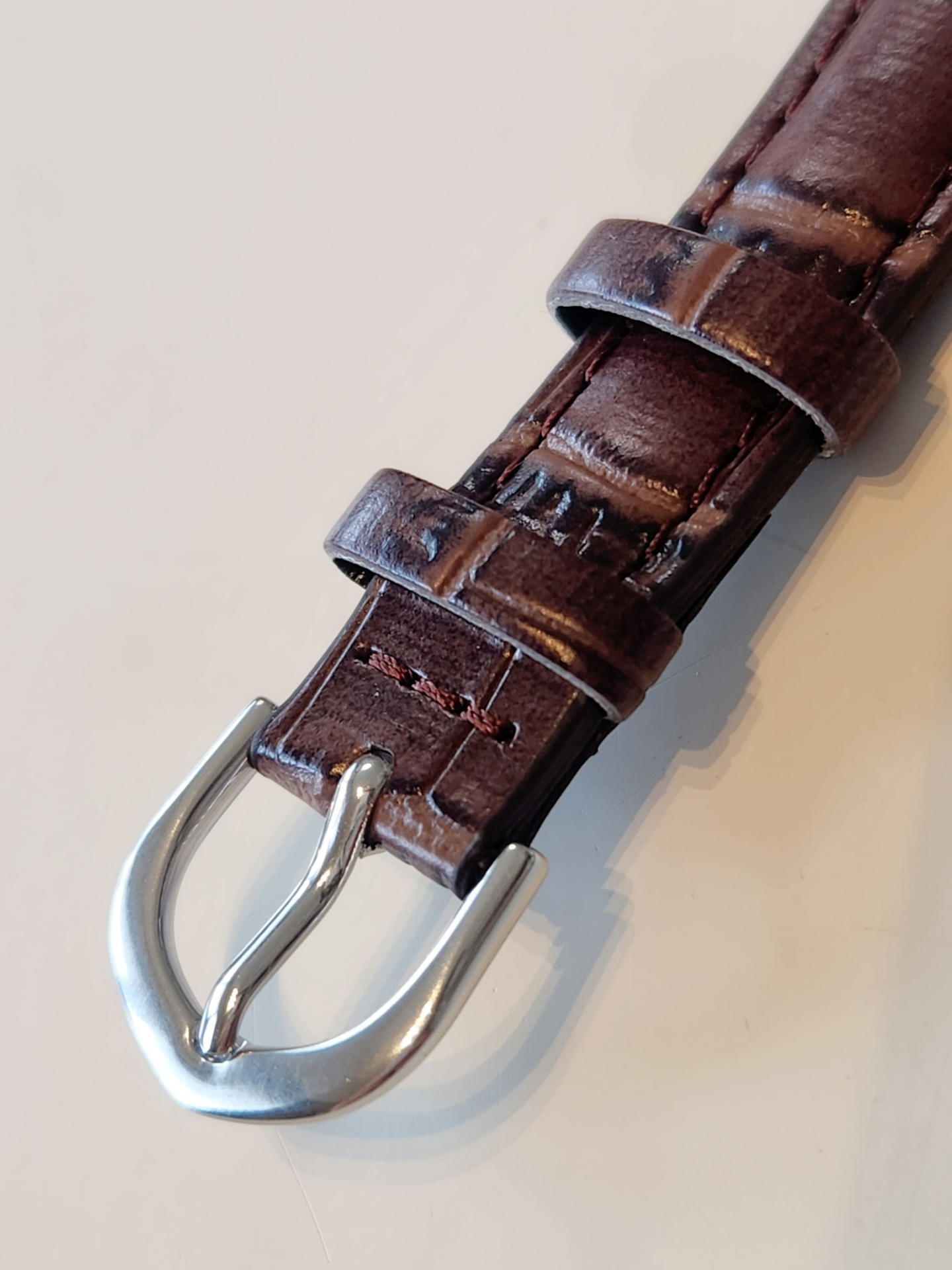 オリジナル尾錠のディテール