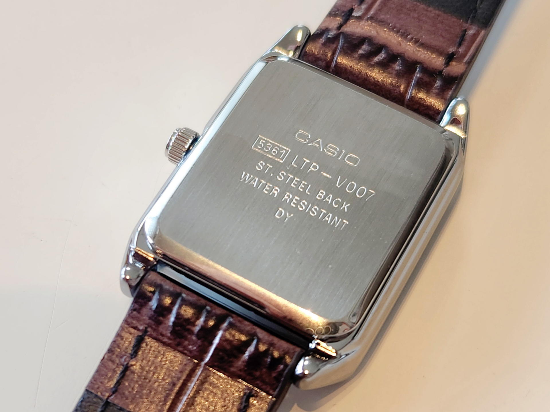 ケースバック。LTP-V007の刻印